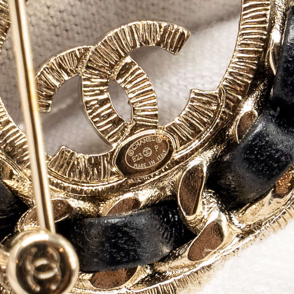 CHANEL NO.5 LEATHER CHAIN CRYSTAL BROOCH LGHW