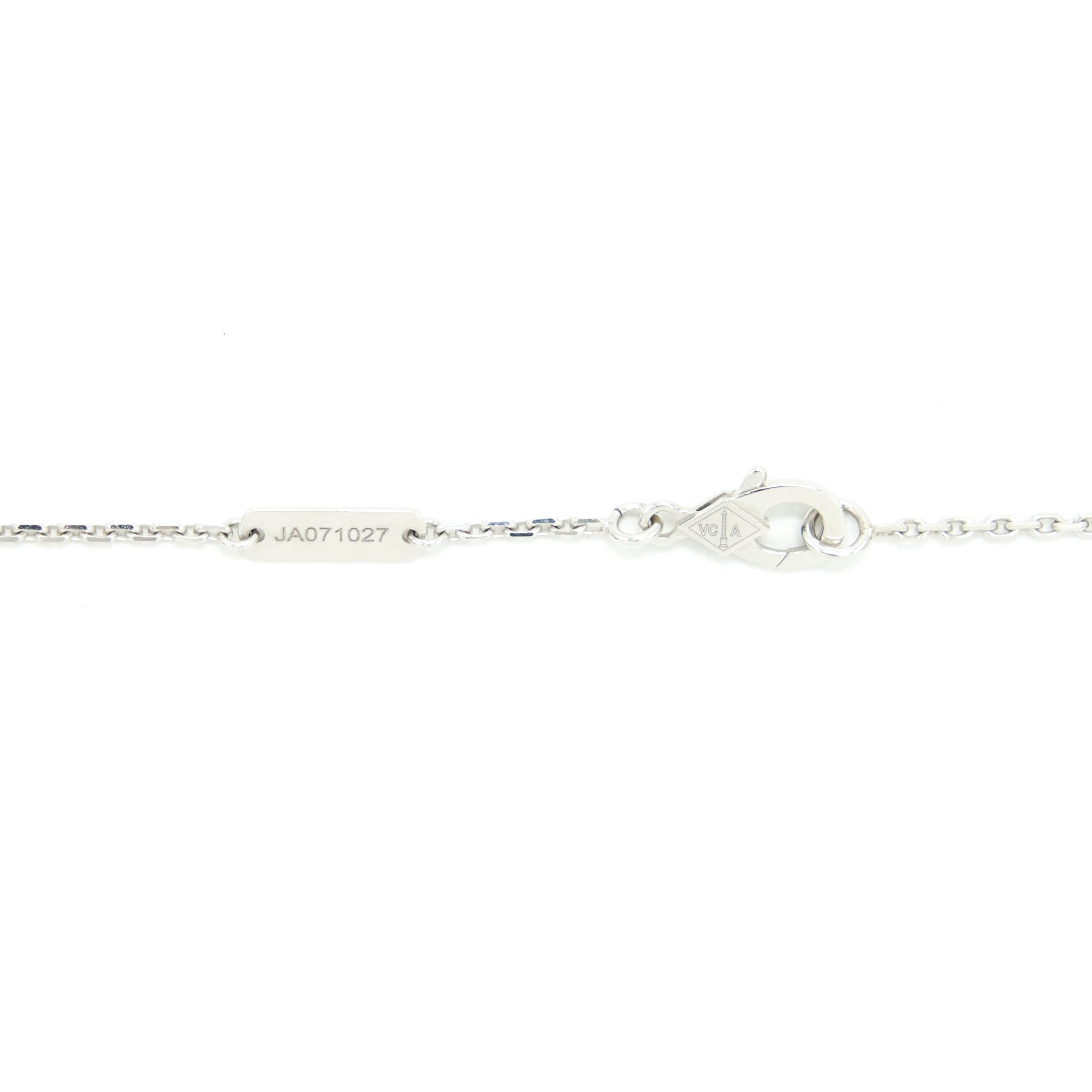 VAN CLEEF AND ARPELS VINTAGE ALHAMBRA PENDANT WHITE GOLD WITH DIMOND