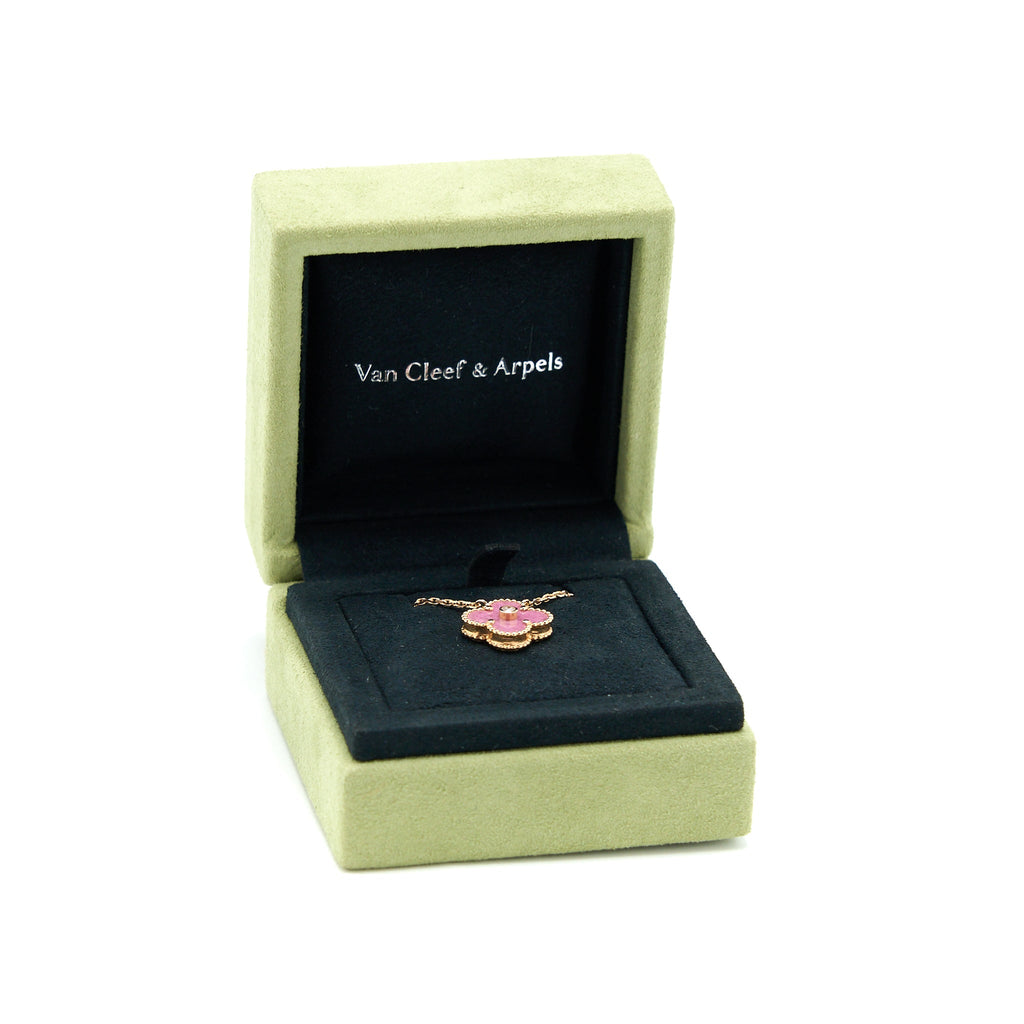 VAN CLEEF & ARPELS 2021 HOLIDAY LIMITED PENDANT VINTAGE ALHAMBRA NECKLACE