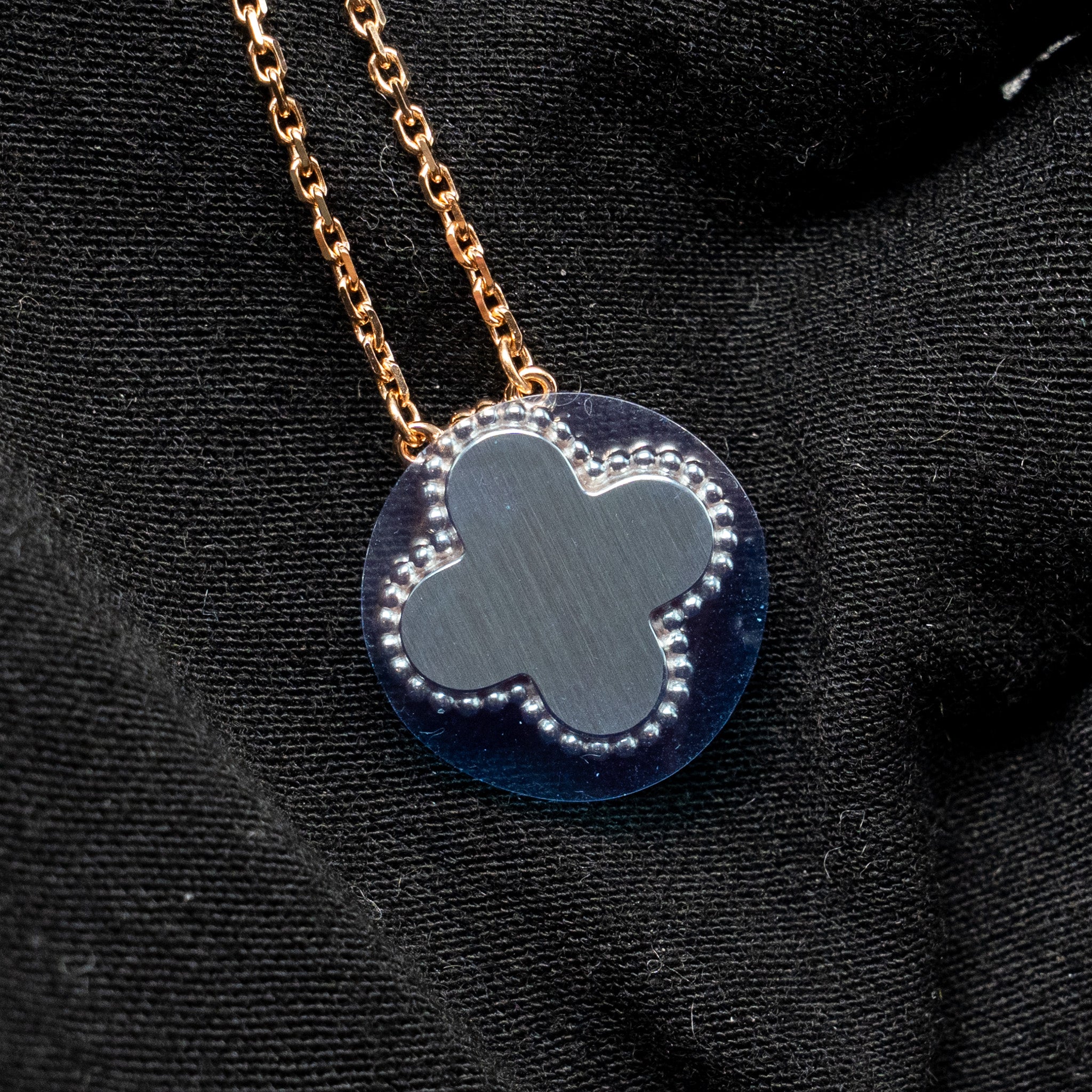 VAN CLEEF & ARPELS 2025 HOLIDAY PENDANT PINK MOTHER OF PEARL ROSE GOLD WITH DIAMOND