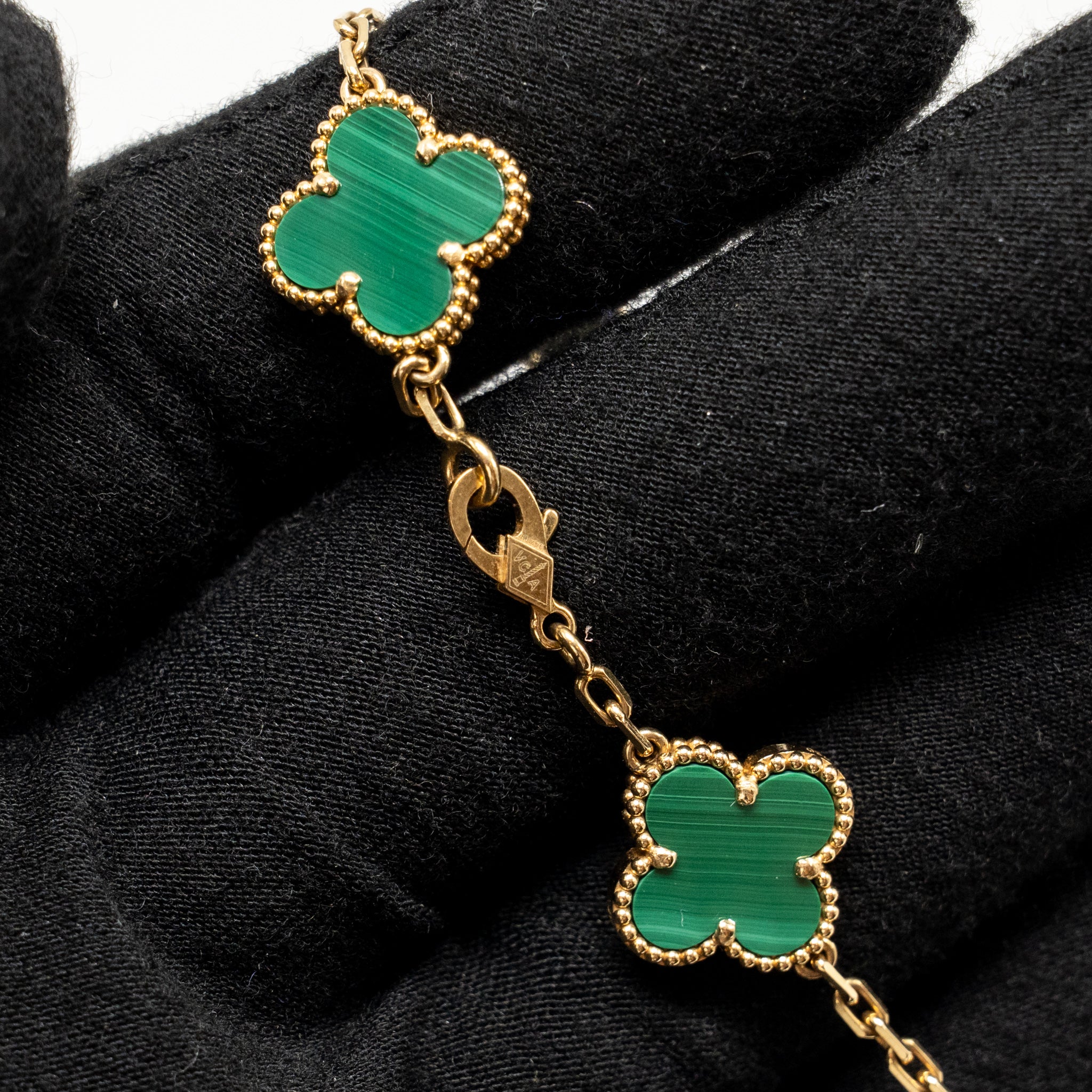 VAN CLEEF AND ARPELS VINTAGE ALHAMBRA BRACELET 5 MOTIF, YELLOW GOLD, MALACHEITE