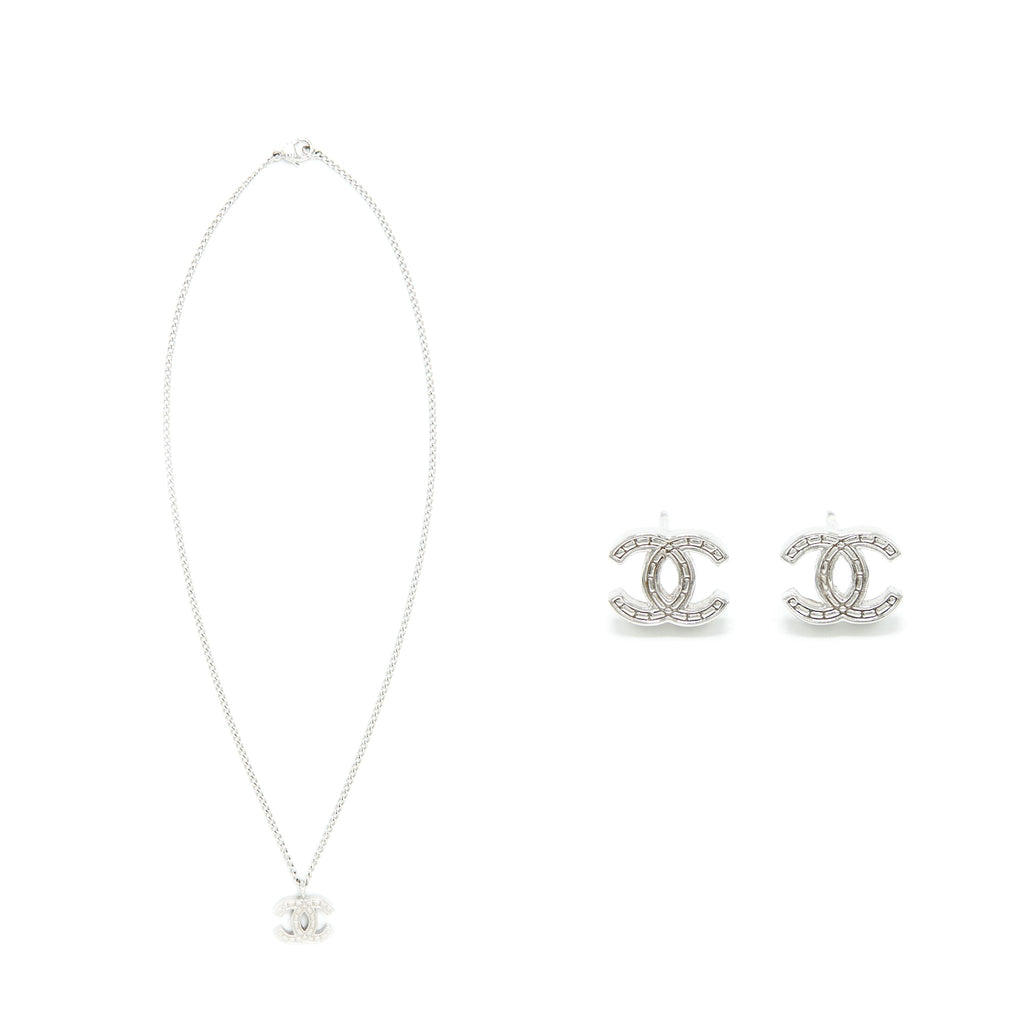 CHANEL CC LOGO NECKLACE/EARRINGS SHW(SELL IN A SET)
