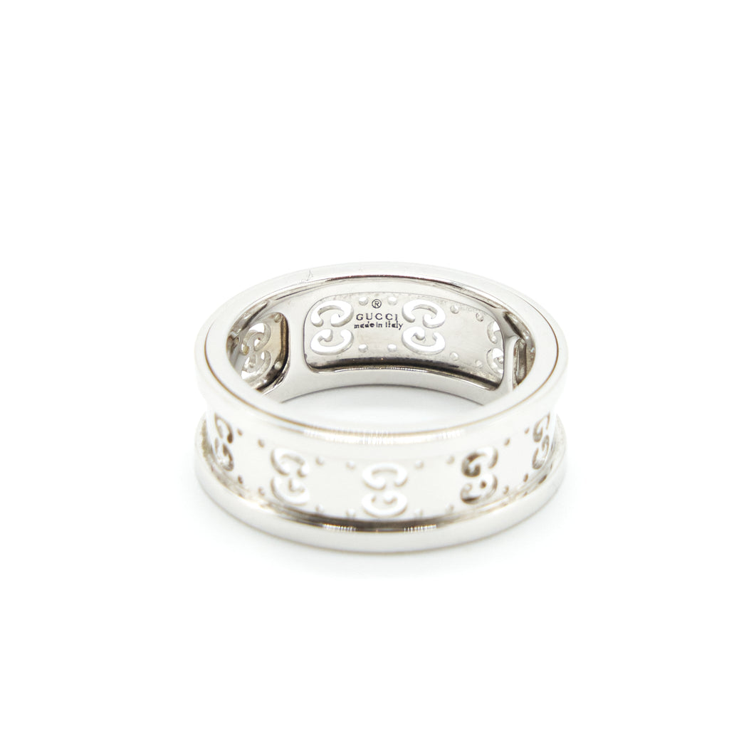 GUCCI GG LOGO RING 18K WHITE GOLD