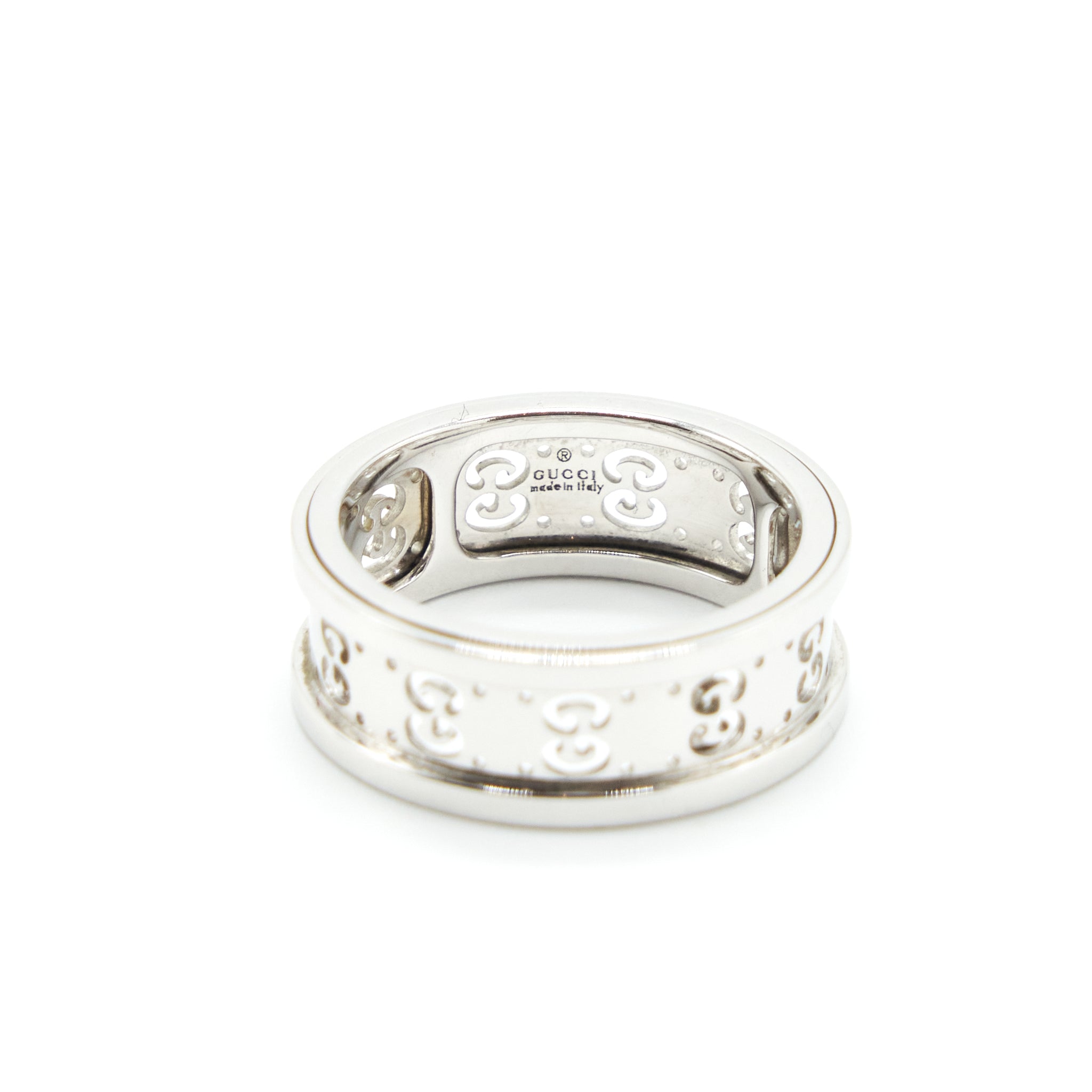 GUCCI GG LOGO RING 18K WHITE GOLD