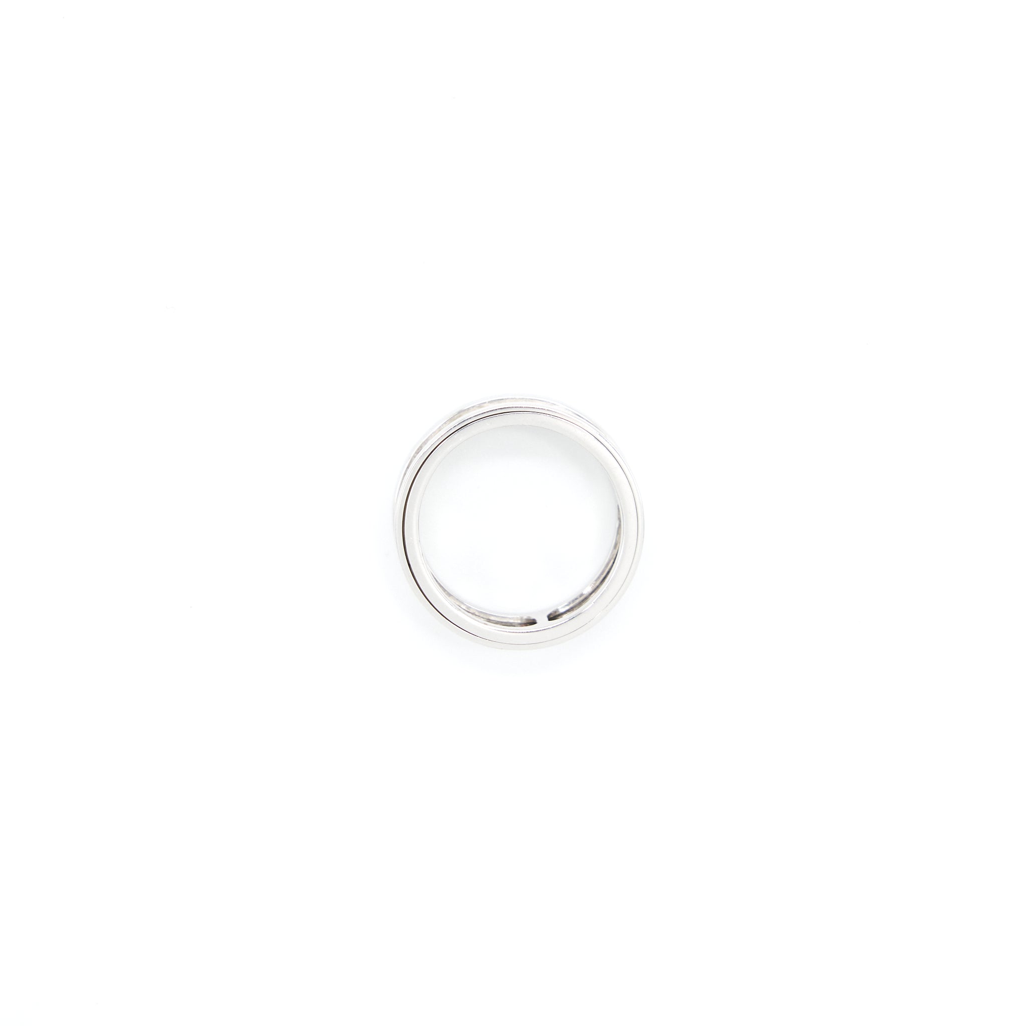 GUCCI GG LOGO RING 18K WHITE GOLD
