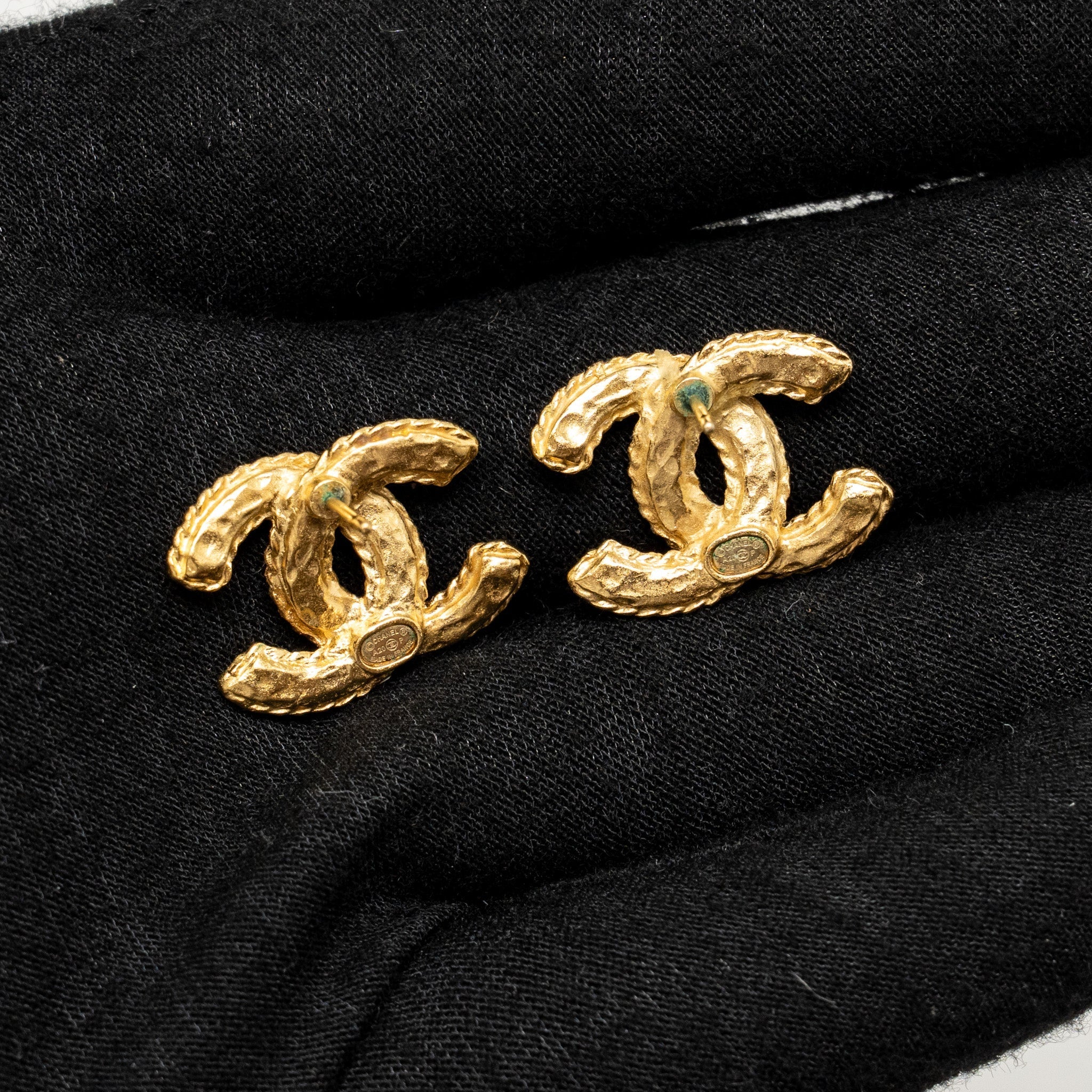 CHANEL CRYSTAL CC LOGO EARRINGS GOLD TONE