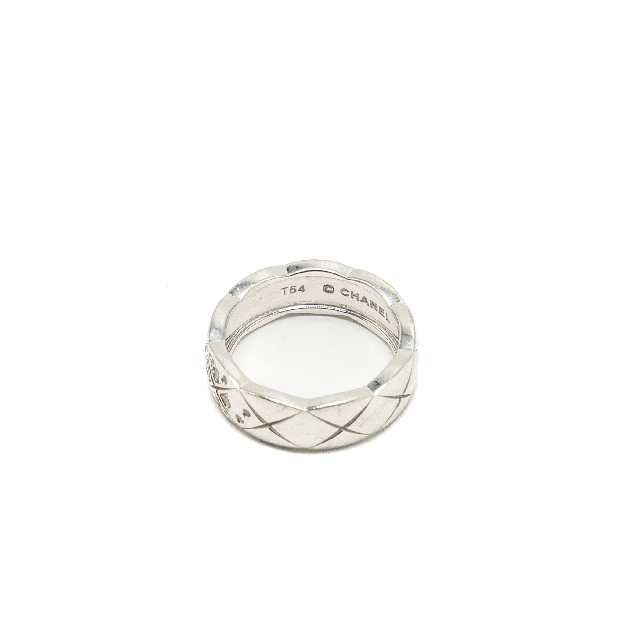CHANEL COCO CRUSH RING SMALL VERSION QUILTED MOTIF WHITE GOLD, DIAMONDS