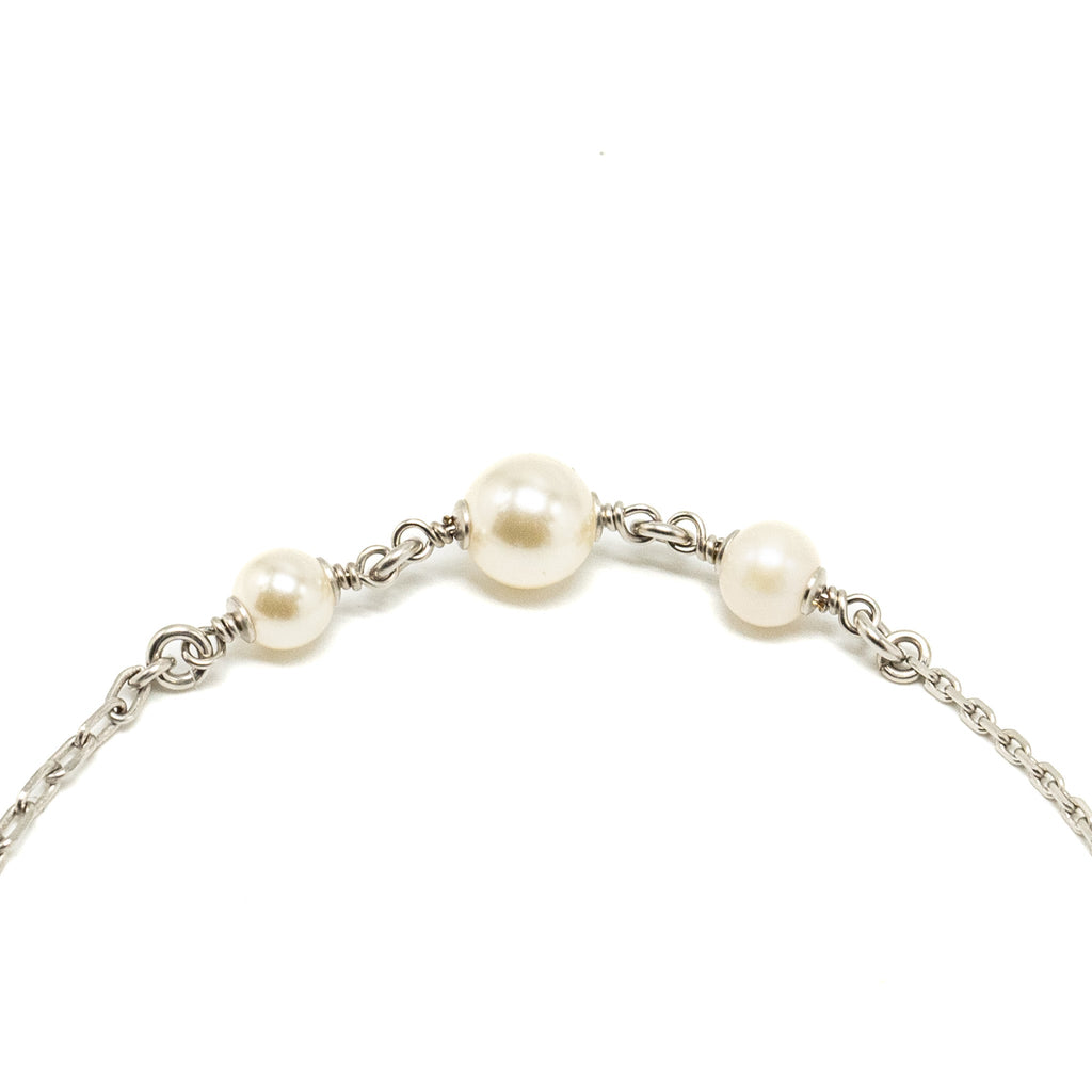 CHANEL CC LOGO NECKLACE WITH PEARLS SILVER TONE