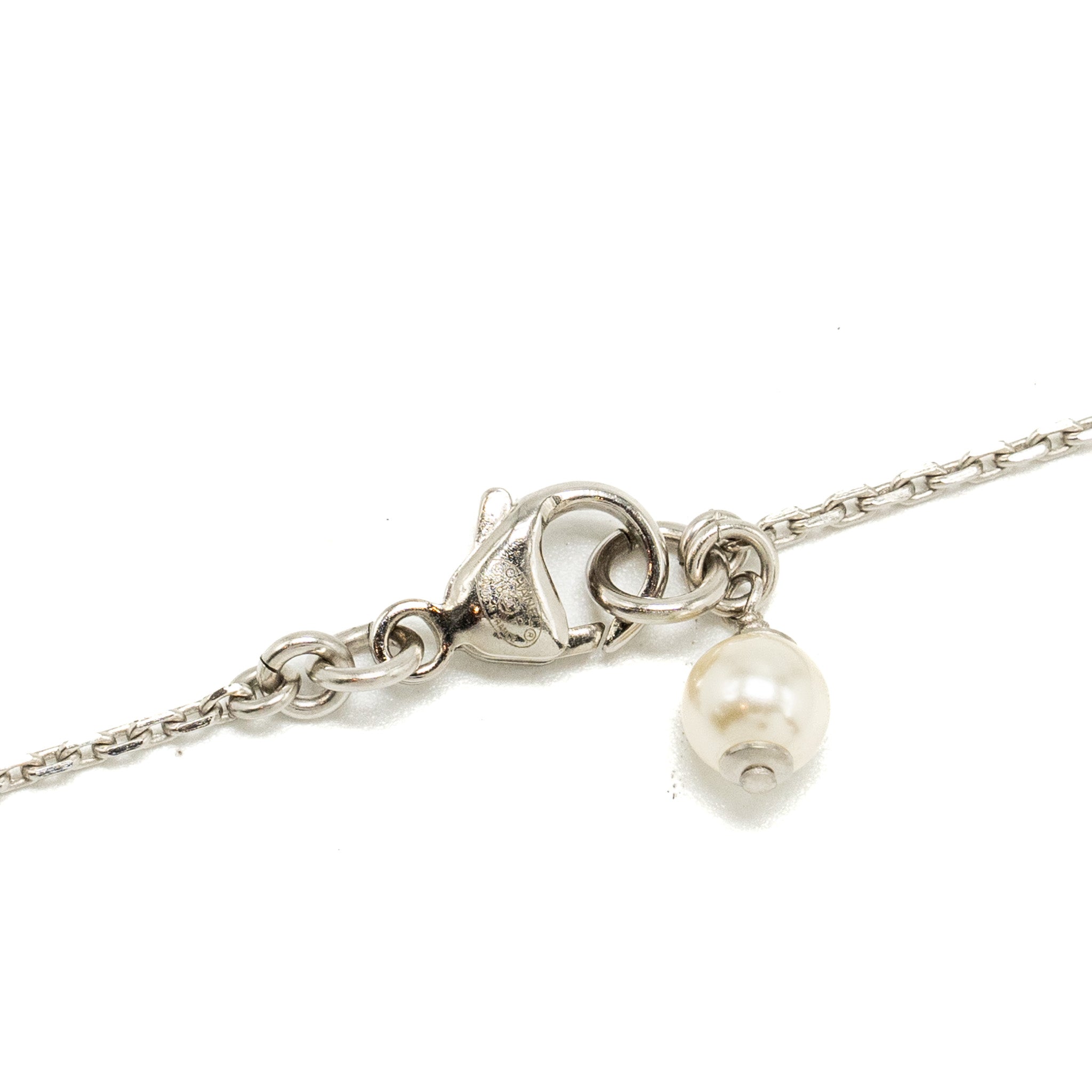CHANEL CC LOGO NECKLACE WITH PEARLS SILVER TONE