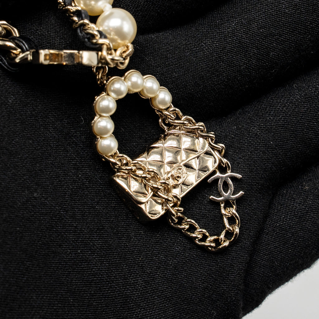 CHANEL CC MINI BAG PENDANT NECKLACE PEARL/LEATHER LIGHT GOLD TONE