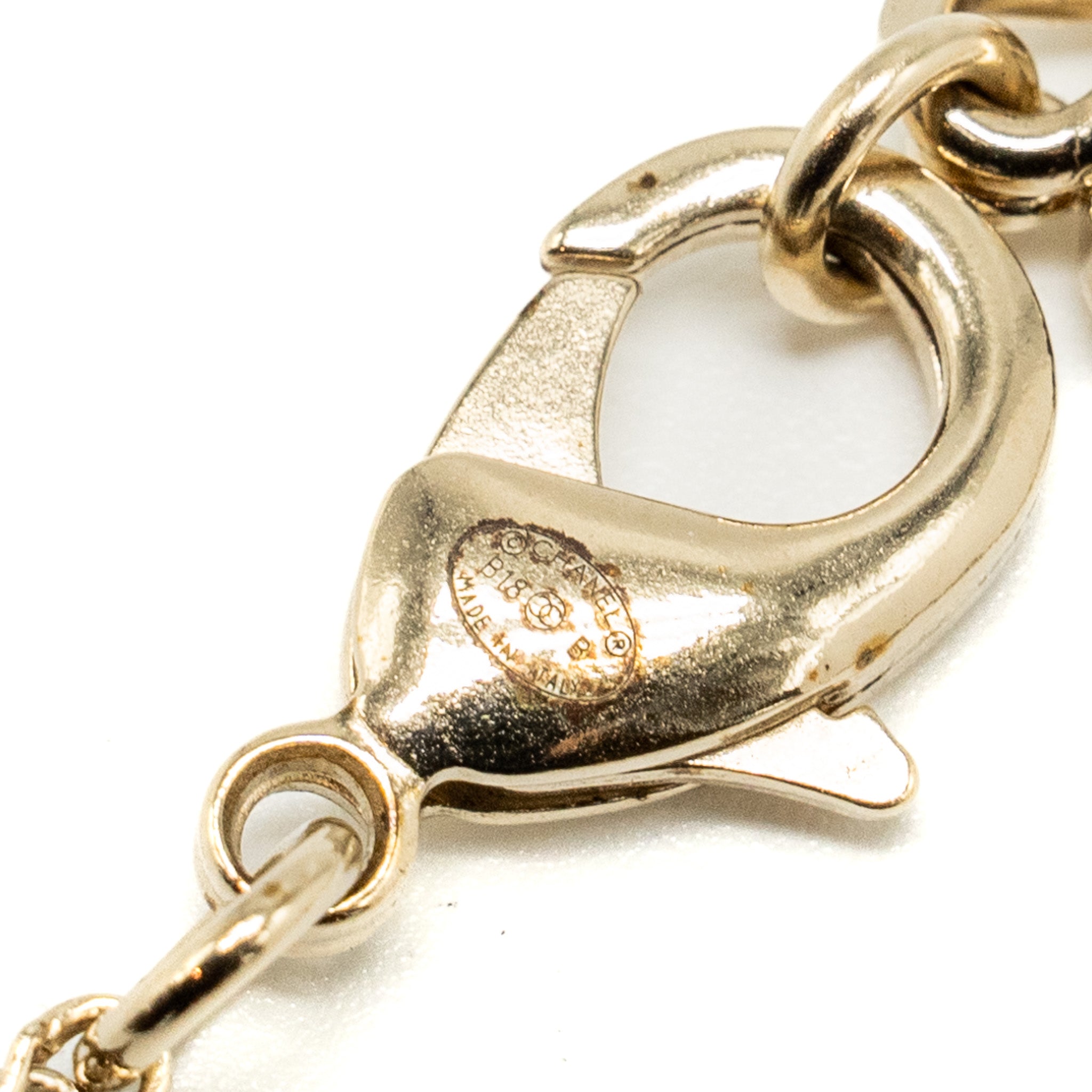 CHANEL CAMELLIA NECKLACE PEARL/LIGHT GOLD TONE
