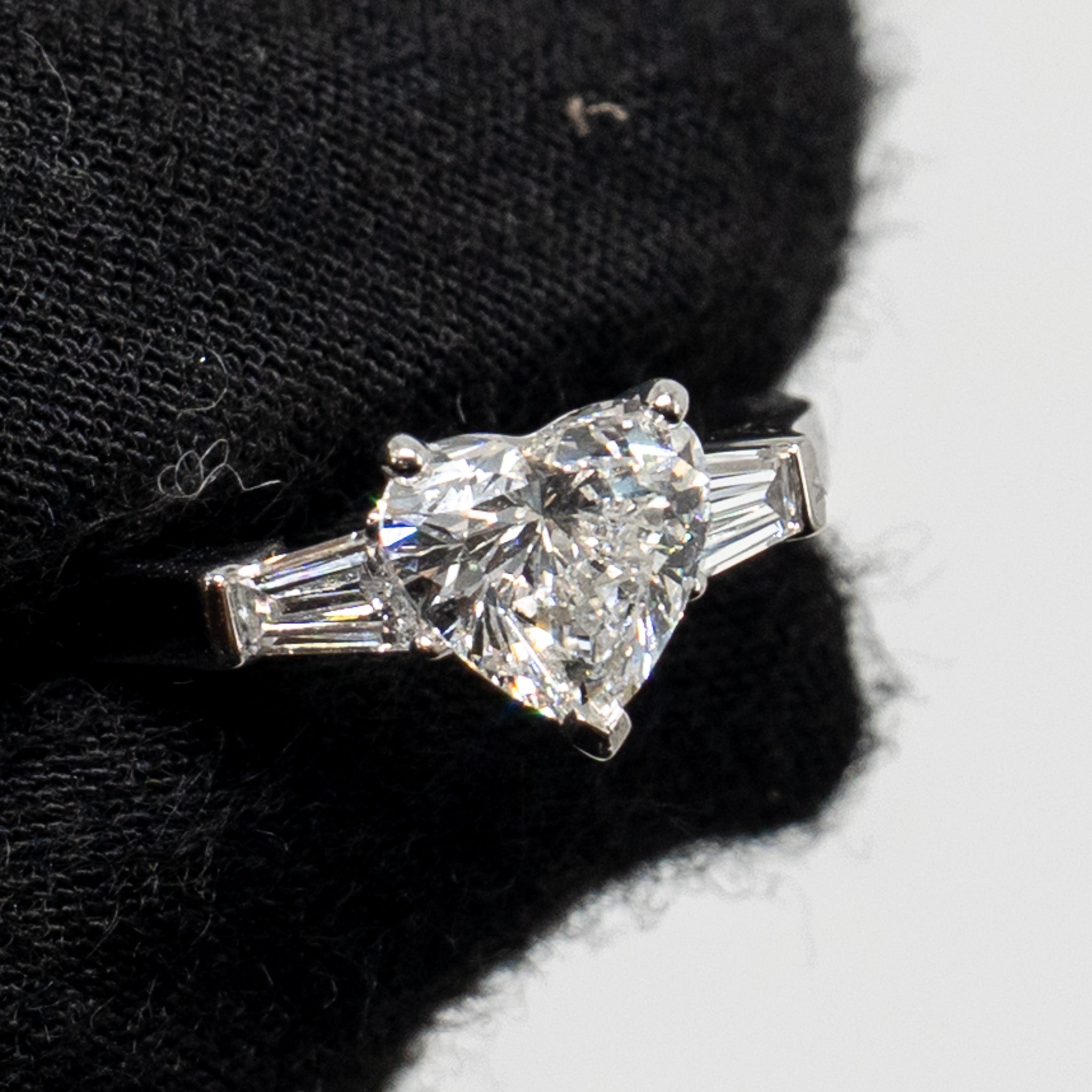 GRAFF PROMISE HEATER SHAPE DIAMOND ENGAGEMENT RING, 1.01 CARAT, E COLOR, VS1, PLATINUM