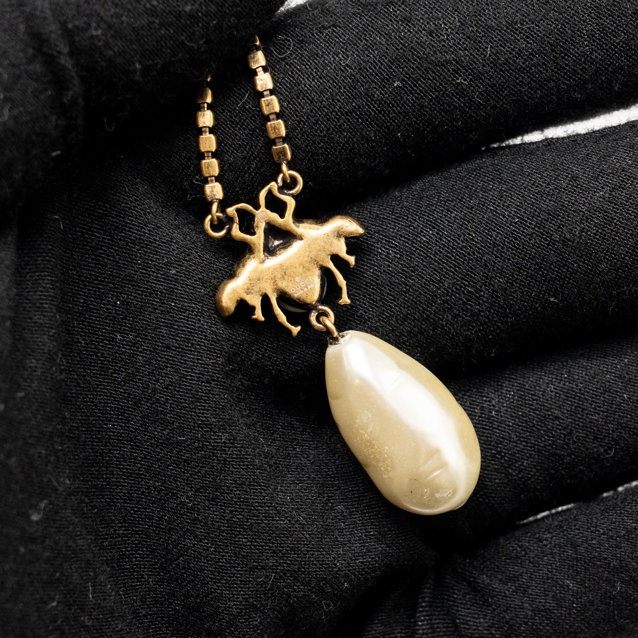 GUCCI BEE NECKLACE AND BRACELET CRYSTAL/PEARL GOLD TONE (SELL IN A SET)