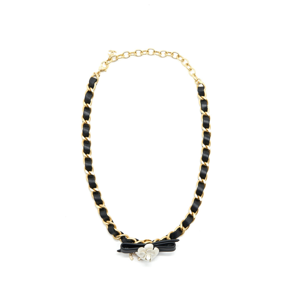 CHANEL CHAIN NECKLACE WITH CC LOGO AND CAMELLIAS