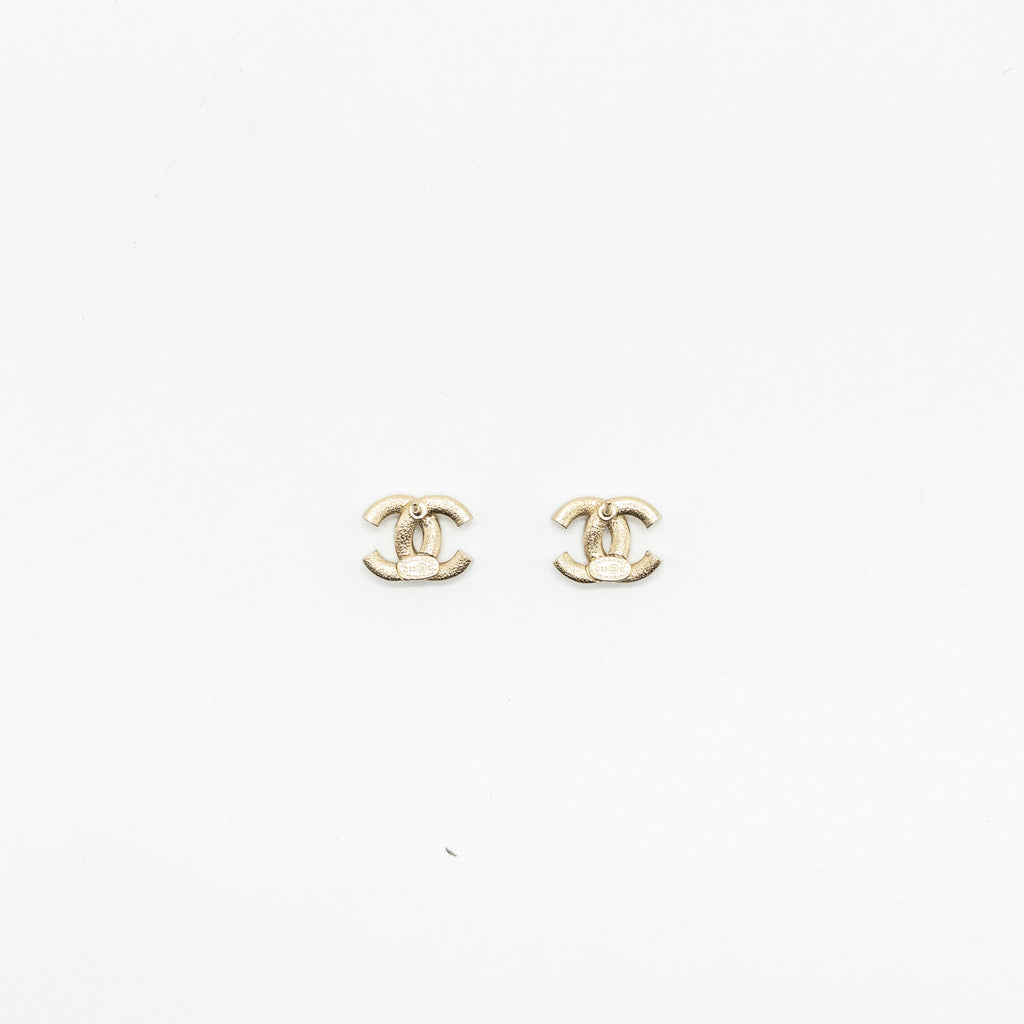 CHANEL CLASSIC CC LOGO EARRINGS CRYSTAL LIGHT GOLD TONE