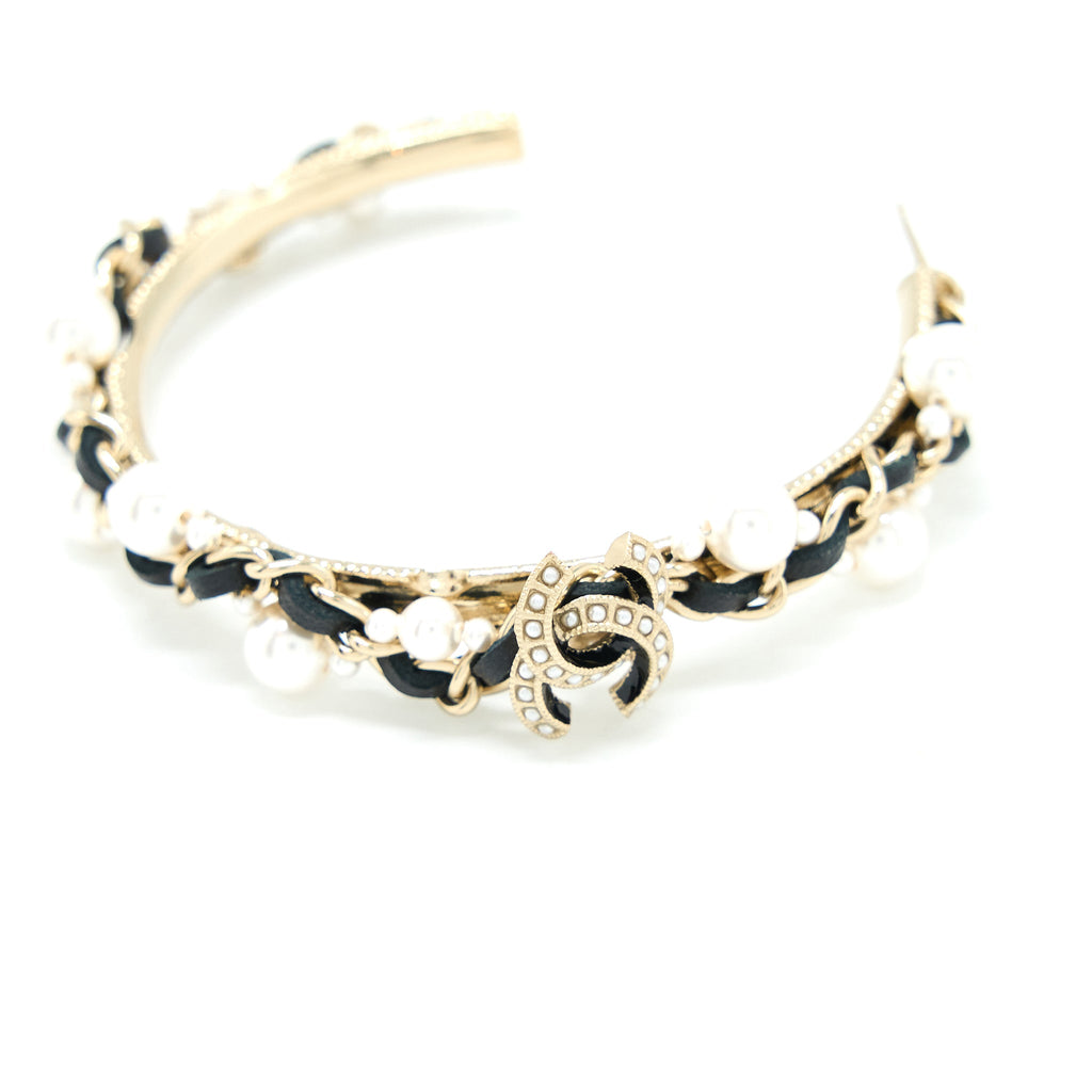 CHANEL CC LOGO HOOP EARRINGS LEATHER CHAIN/PEARL/LIGHT GOLD TONE