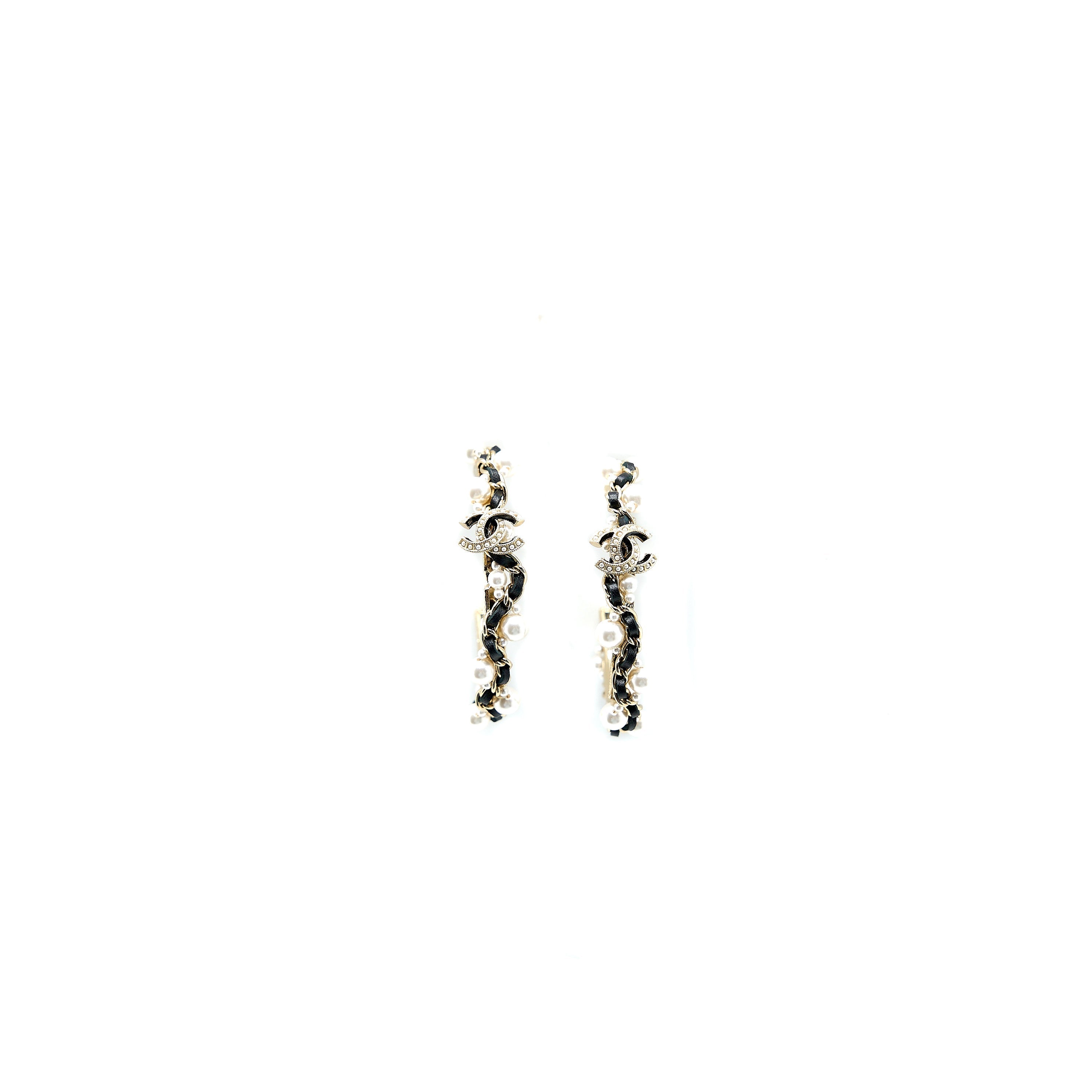 CHANEL CC LOGO HOOP EARRINGS LEATHER CHAIN/PEARL/LIGHT GOLD TONE