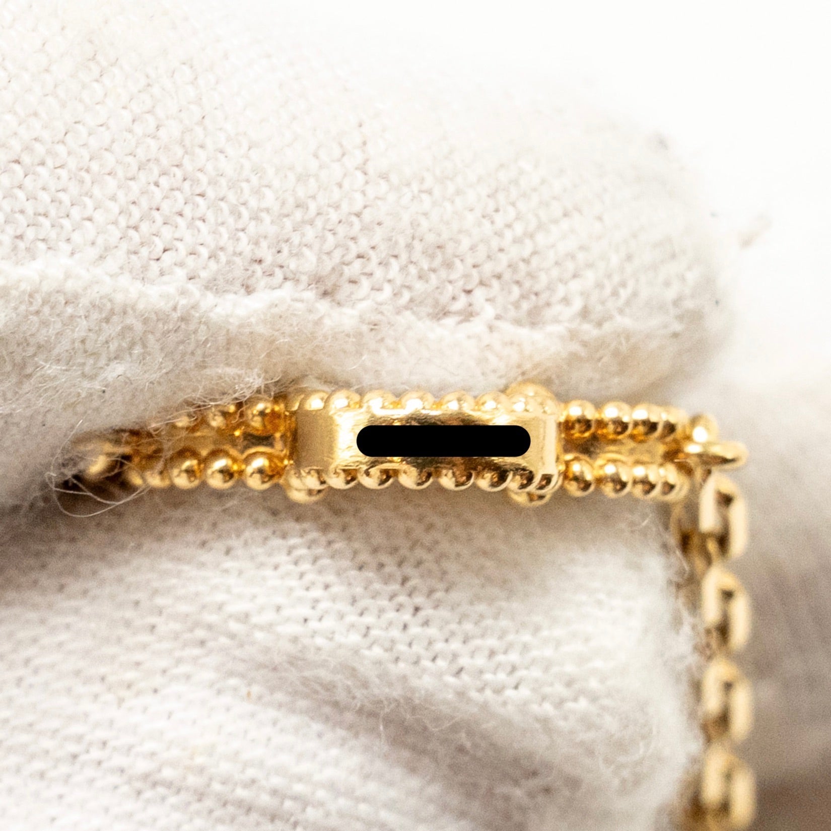 VAN CLEEF & ARPELS VINTAGE ALHAMBRA BRACELET 5 MOTIFS WHITE MOTHER OF PEARL, YELLOW GOLD