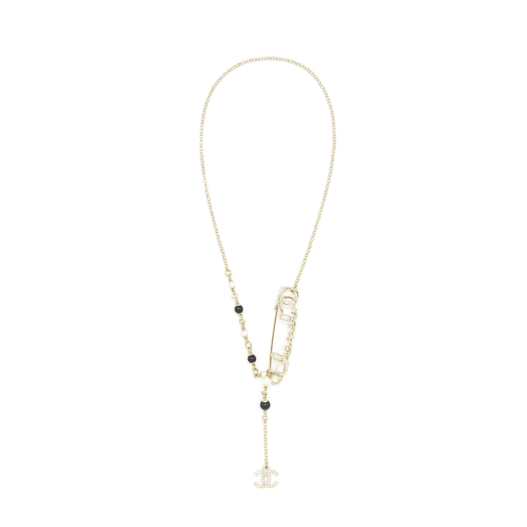 CHANEL 22P PIN WITH LETTER CHOKER/ NECKLACE