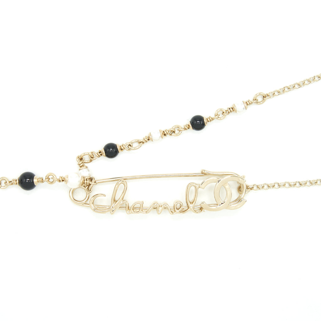 CHANEL 22P PIN WITH LETTER CHOKER/ NECKLACE