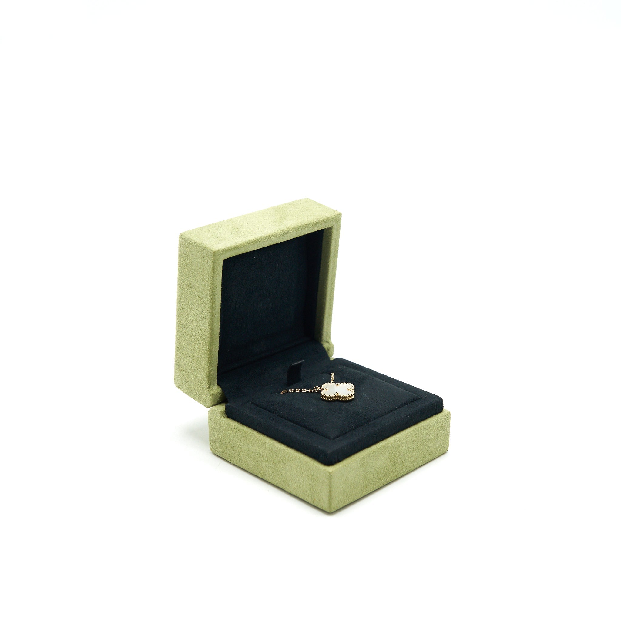 VAN CLEEF AND ARPELS VINTAGE ALHAMBRA PENDANT YELLOW GOLD WITH MOTHER OF PEARL