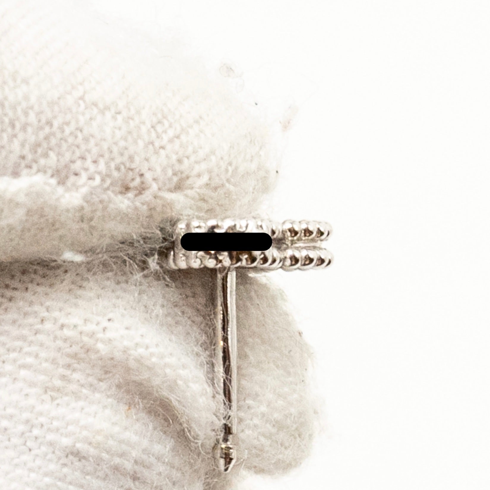 VAN CLEEF & ARPELS SWEET ALHAMBRA EARSTUDS WHITE GOLD, DIAMONDS