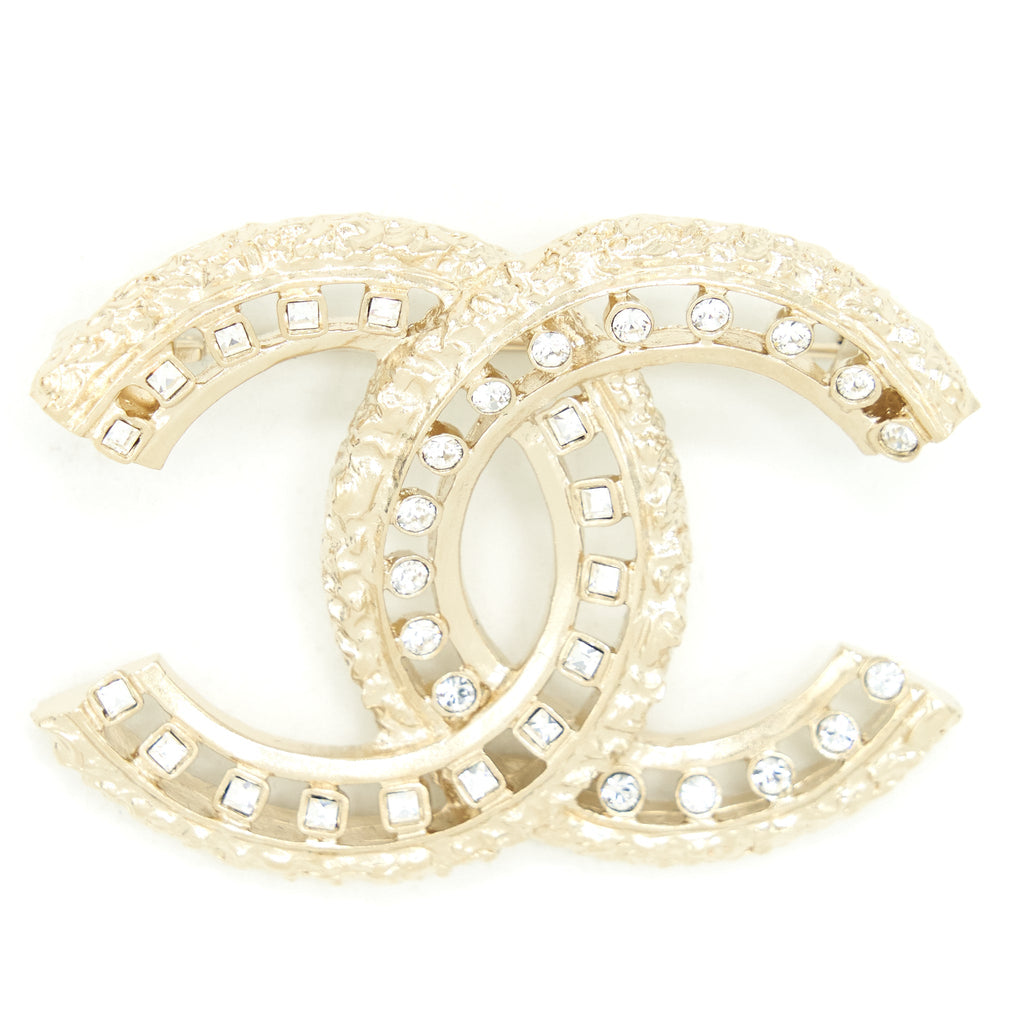 CHANEL 22P CC BROOCH WITH CRYSTALS GOLD TONE