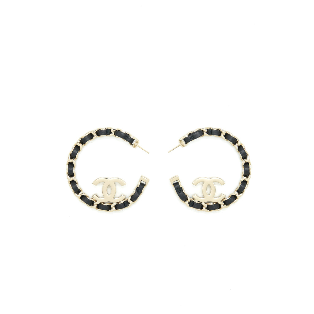 CHANEL 22P ROUND CC BLACK EARRINGS LGHW