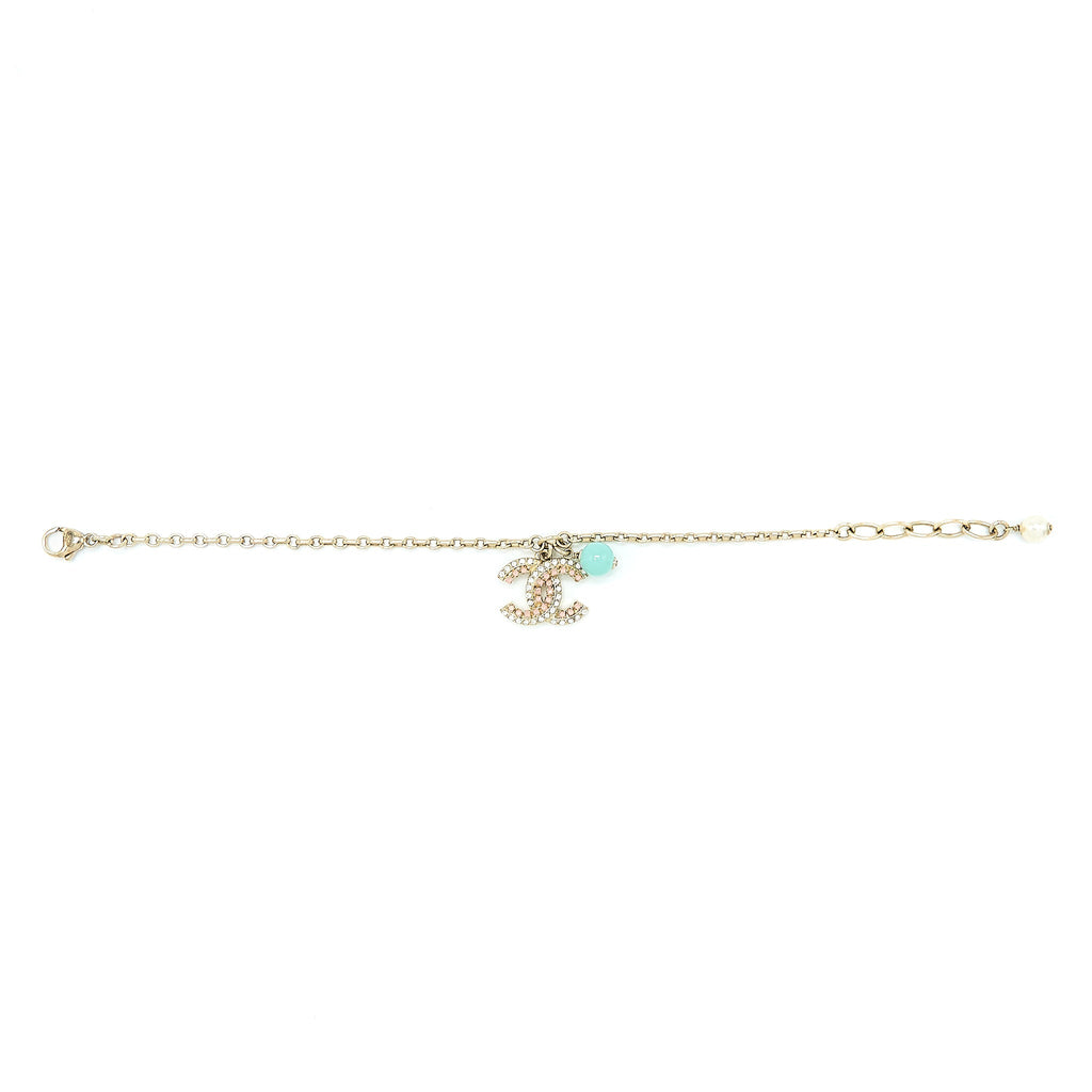 CHANEL 19S CRYSTAL CC LOGO BRACELET PEARL/STUD LIGHT GOLD TONE