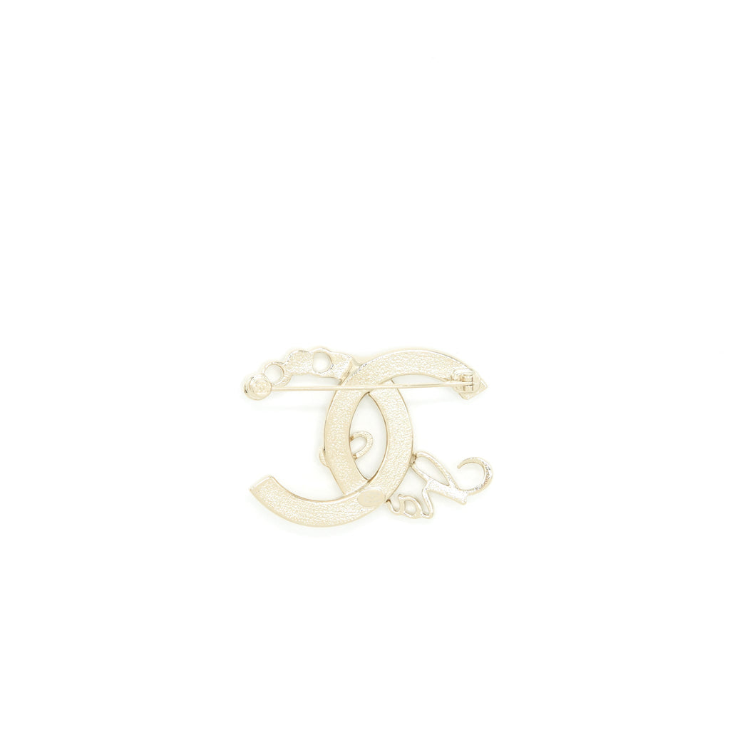 CHANEL CC LETTER AND COCO BROOCH LIGHT GOLD TONE