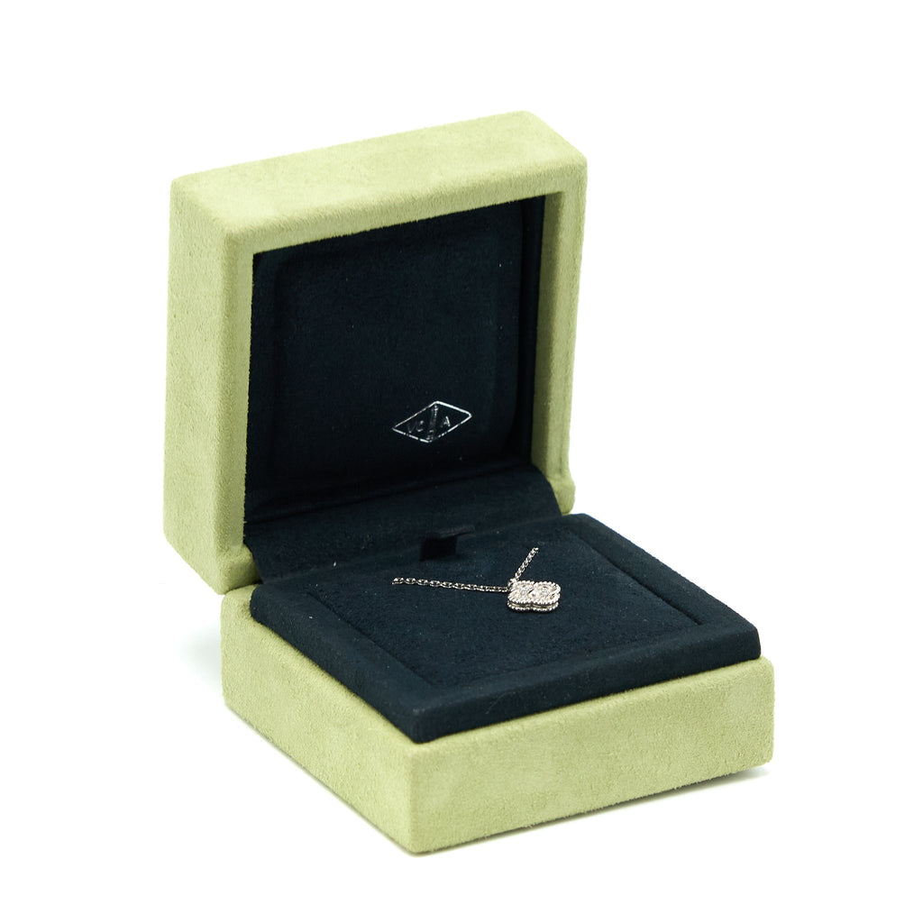 VAN CLEEF & ARPELS SWEET ALHAMBRA PENDANT WHITE GOLD DIAMONDS