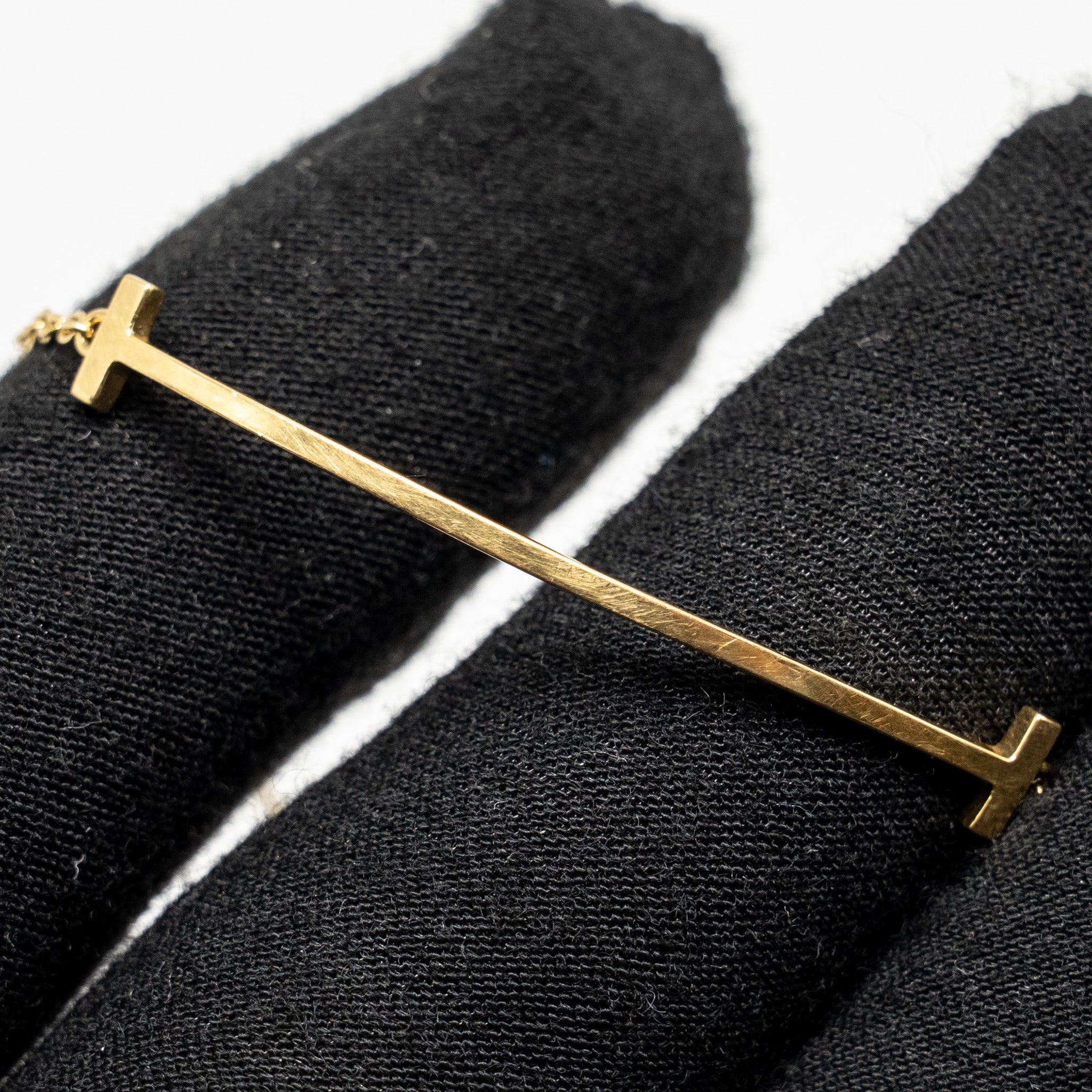 TIFFANY T SMILE BRACELET YELLOW GOLD