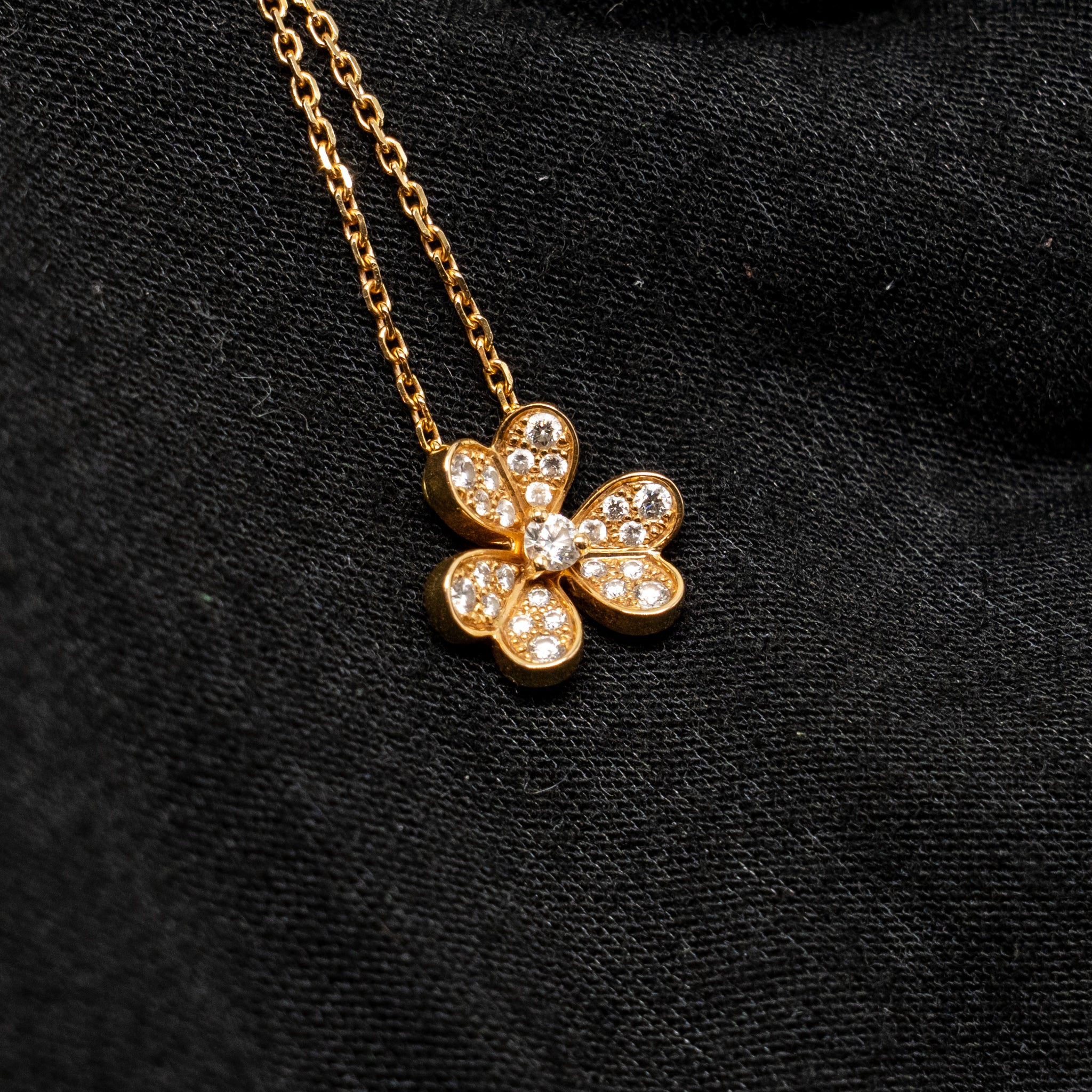 VAN CLEEF & ARPELS FRIVOLE PENDANT ROSE GOLD, DIAMONDS