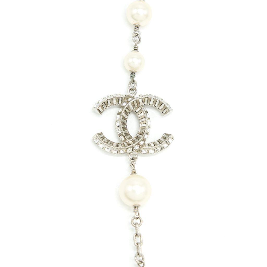 CHANEL CC LOGO AND PEARL LONG NECKLACE SILVER TONE