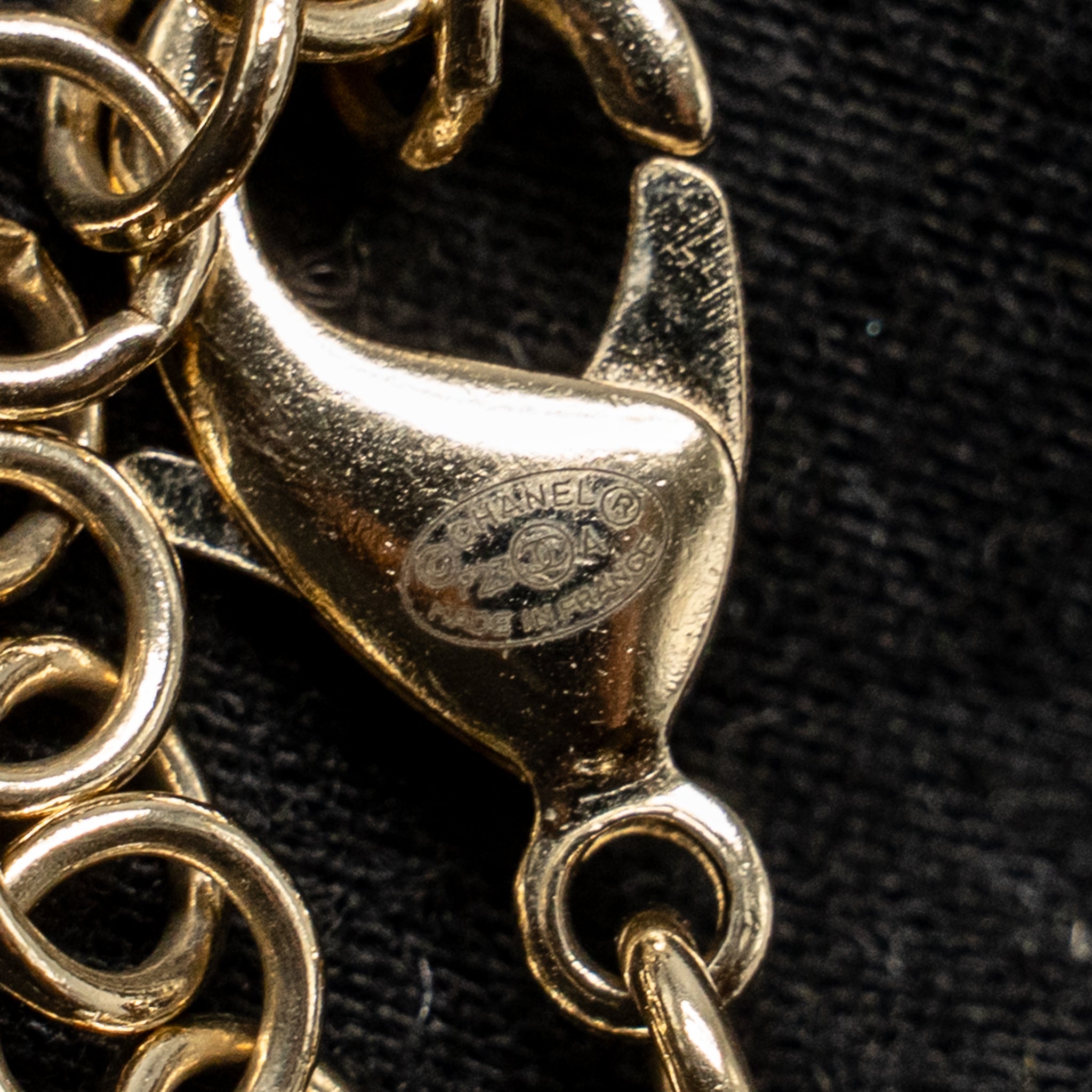 CHANEL LETTER LOGO NECKLACE CRYSTAL/PEARL LIGHT GOLD TONE