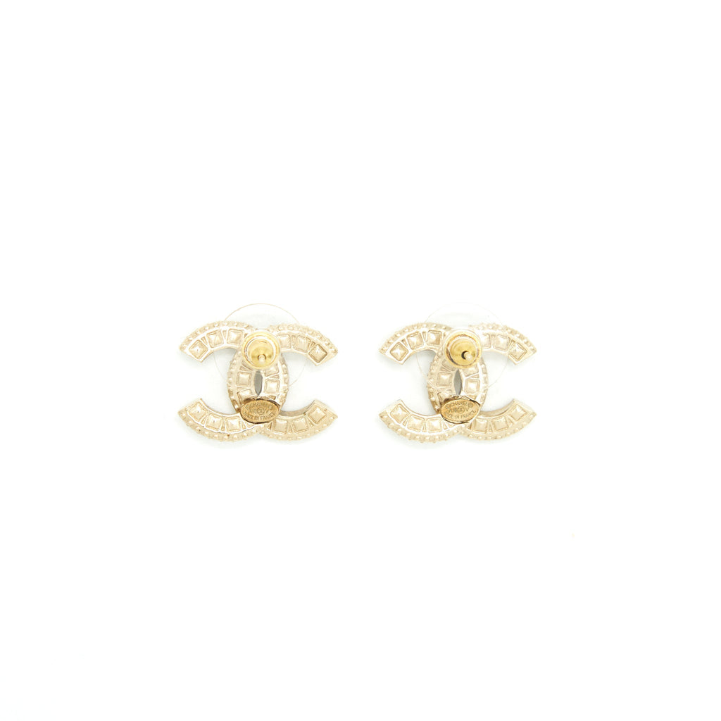 CHANEL ROUND AND CC LOGO EARRING LIGHT GOLD TONE