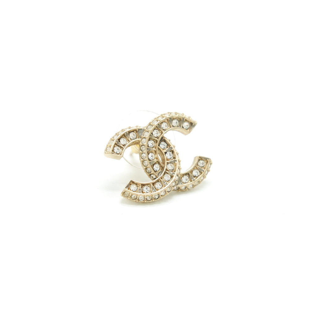 CHANEL ROUND AND CC LOGO EARRING LIGHT GOLD TONE