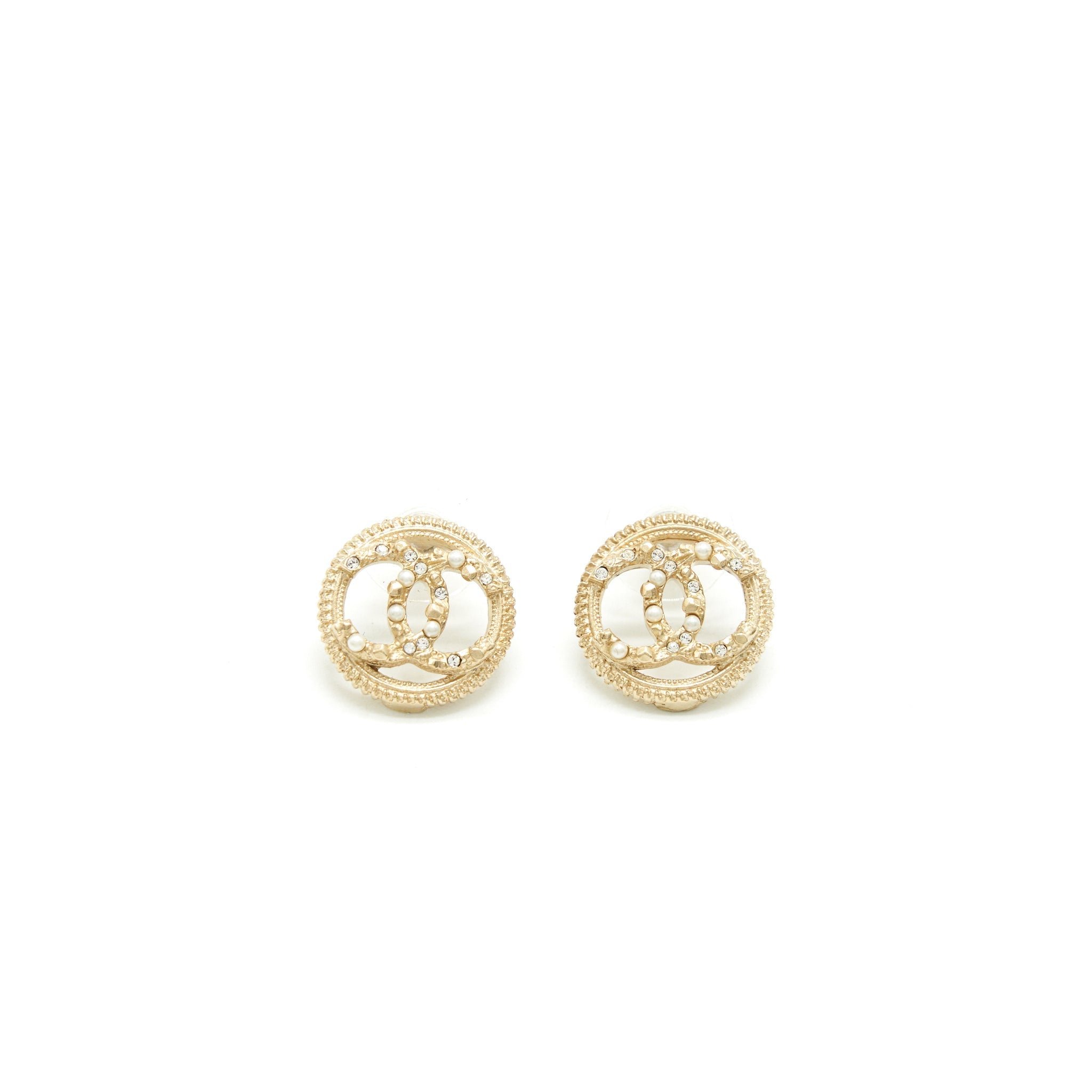 CHANEL CC LOGO EARRING LIGHT GOLD TONE