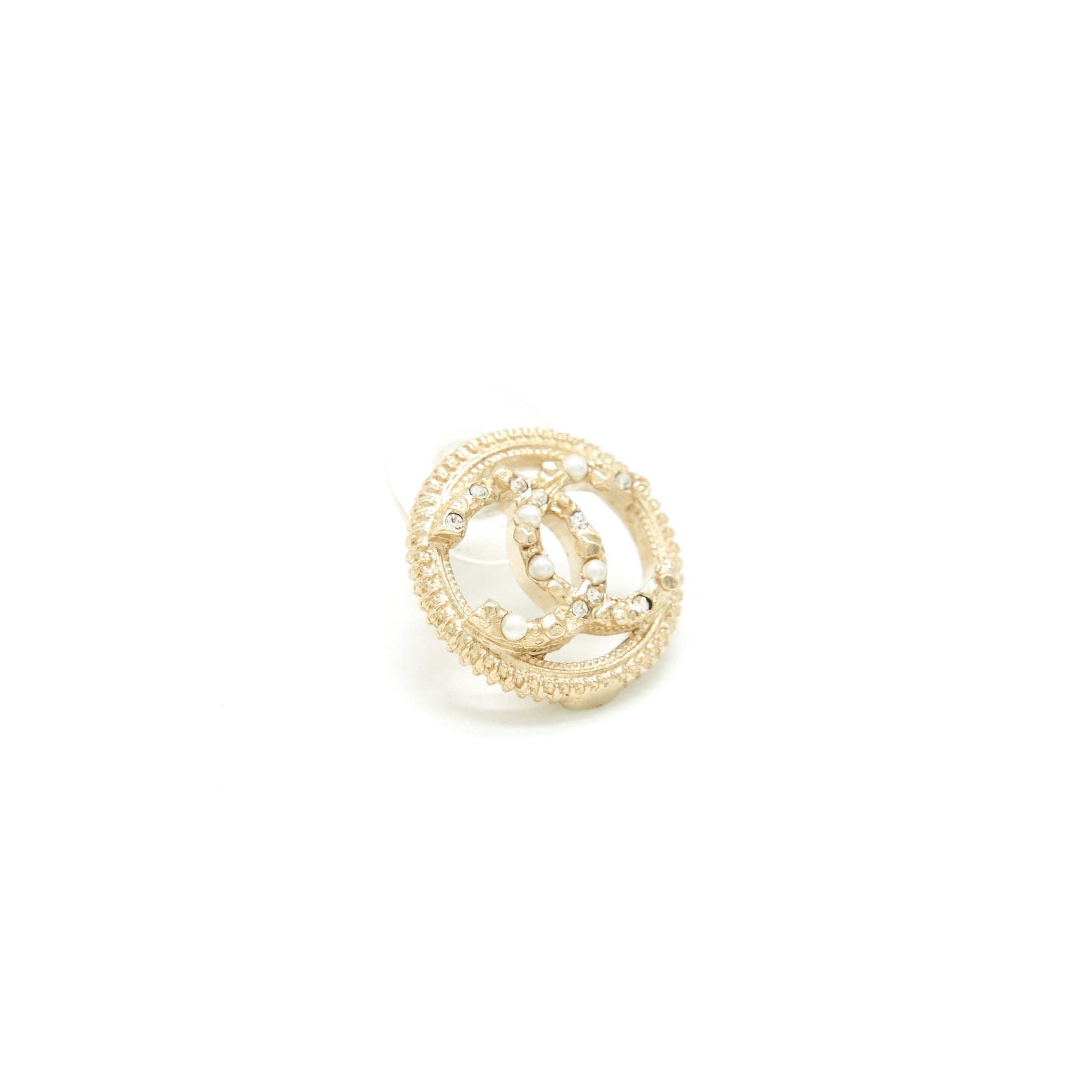 CHANEL CC LOGO EARRING LIGHT GOLD TONE