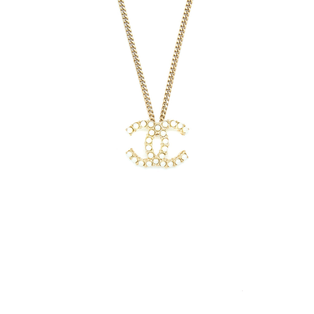CHANEL PEARL CC LOGO NECKLACE GOLD TONE