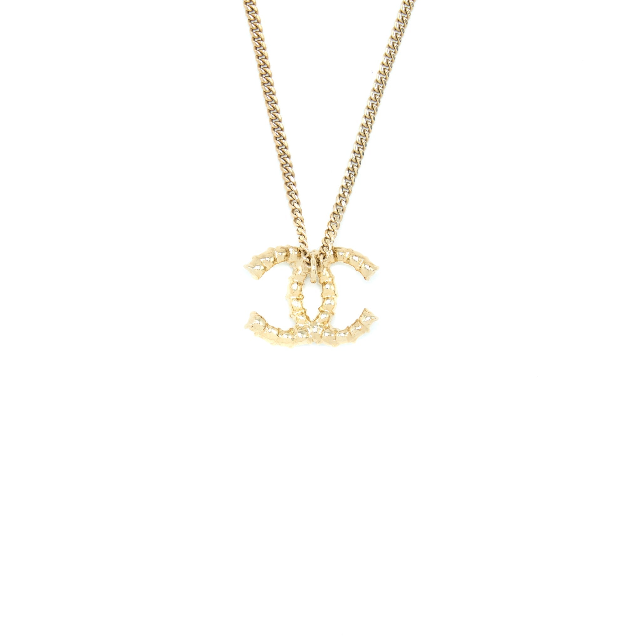 CHANEL PEARL CC LOGO NECKLACE GOLD TONE