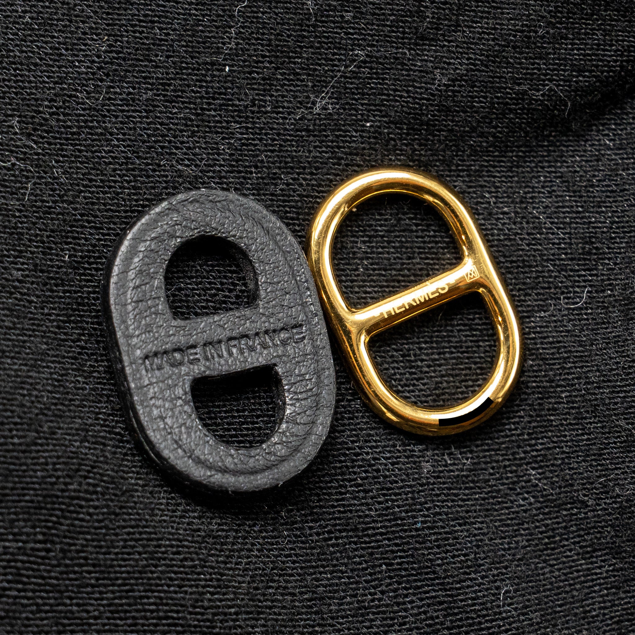 HERMES O’MAILLON EARRINGS CALFSKIN/ GOLD TONE