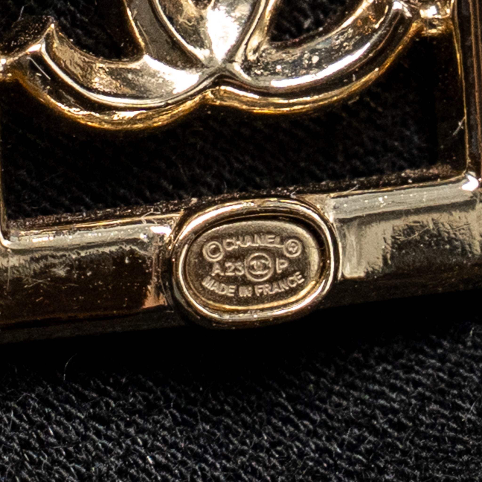 CHANEL CC LOGO SQUARE EARRINGS CRYSTAL LIGHT GOLD TONE
