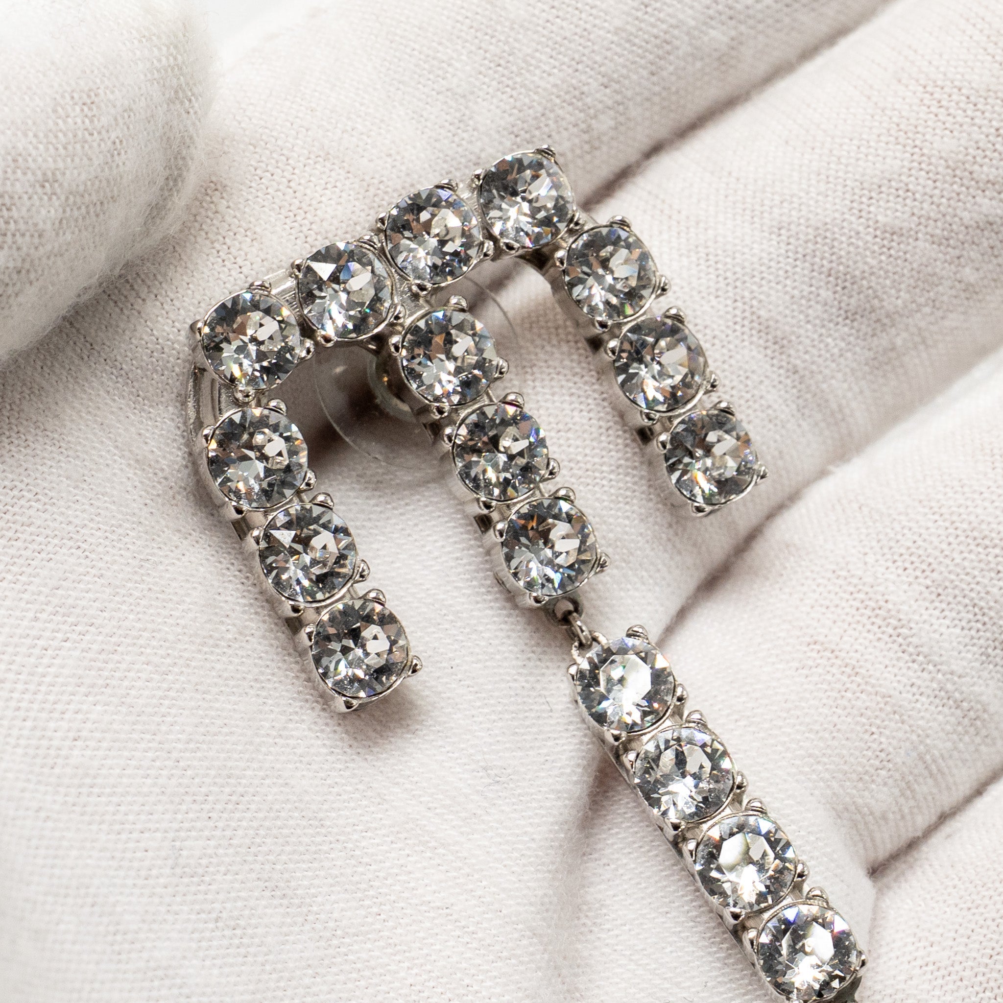 MIU MIU CRYSTAL-EMBELLISHED ASYMMETRIC WITH STAR EARRINGS SILVER TONE