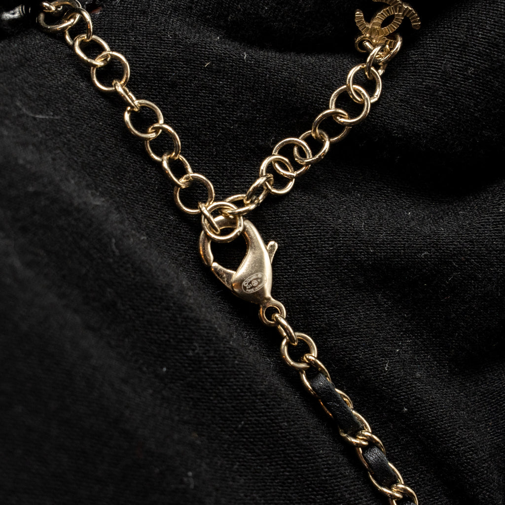 CHANEL DOUBLE CC LOGO CHOCKER BLACK LIGHT GOLD TONE