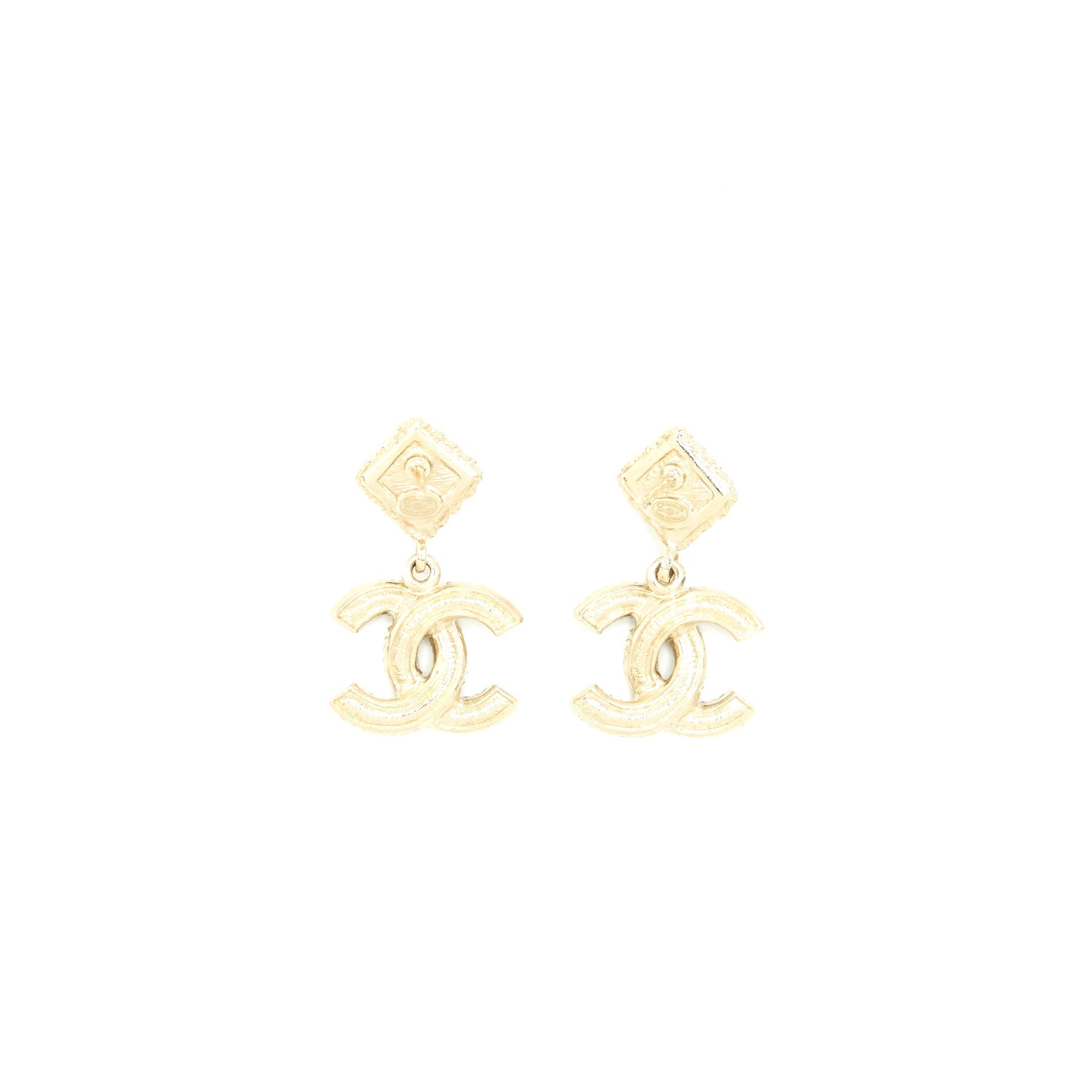 CHANEL CC LOGO WITH FLOWER BLACK AND WHITE DROP EARRINGS GHW