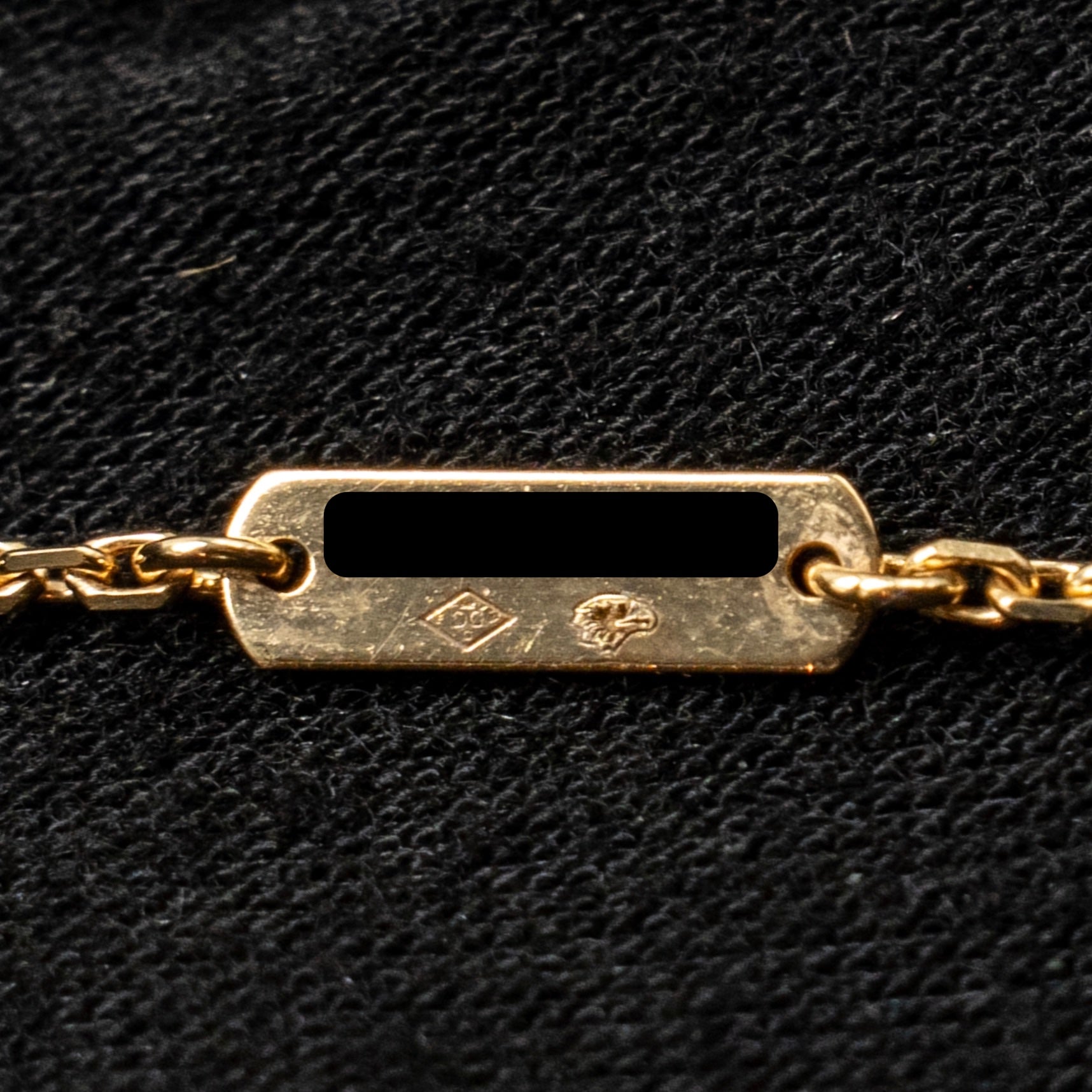 VAN CLEEF & ARPELS VINTAGE ALHAMBRA PENDANT YELLOW GOLD WHITE MOTHER OF PEARL