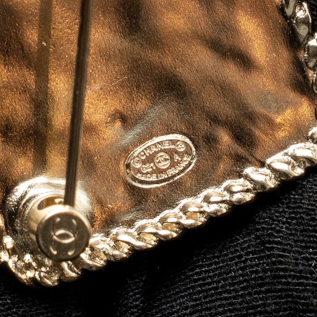 CHANEL CC LOGO AND CROWN METAL PLATE BROOCH BRUSHED GOLD HARDWARE