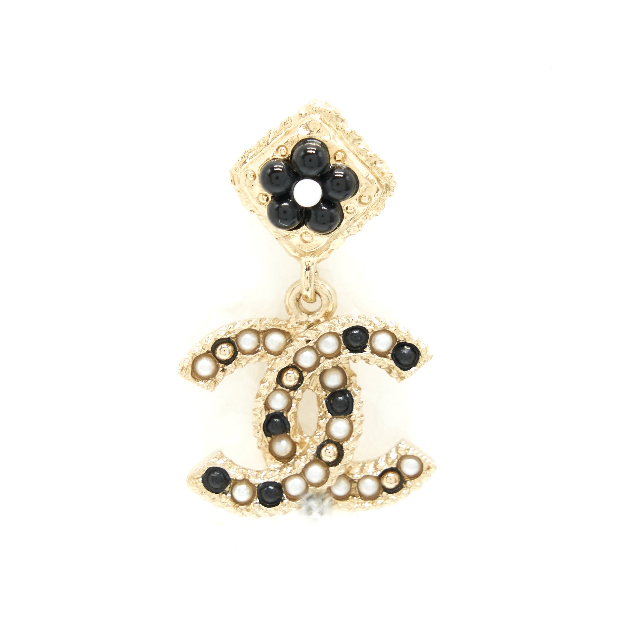 CHANEL CC LOGO WITH FLOWER BLACK AND WHITE DROP EARRINGS GHW