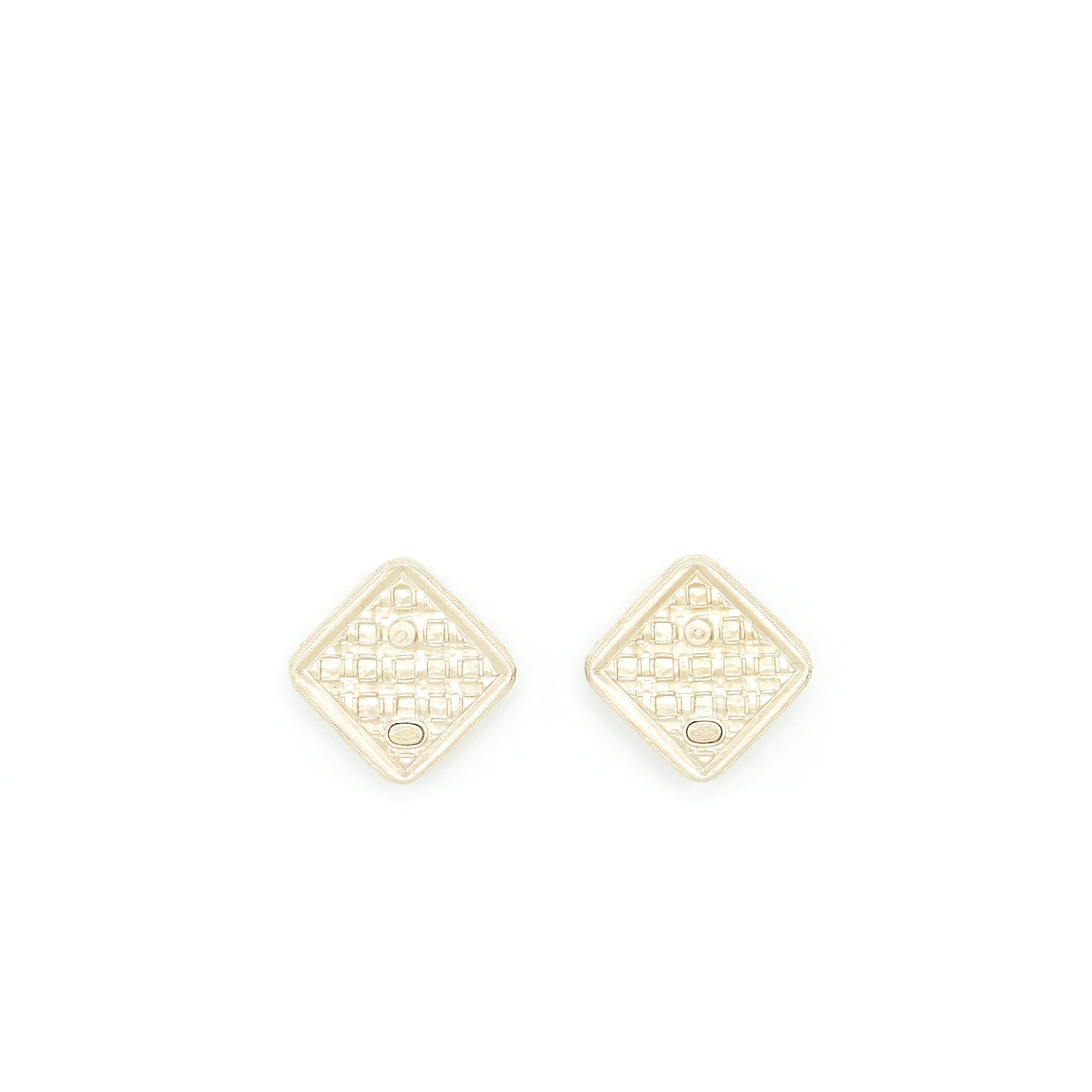 CHANEL 22S QUILTED CC LOGO EARRING LIGHT GOLD TONE